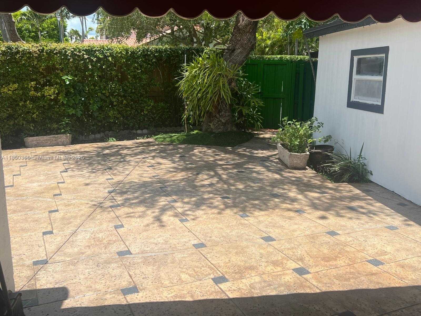 Small Image of 5221 SOUTH WEST 154TH PL, Miami Number 24
