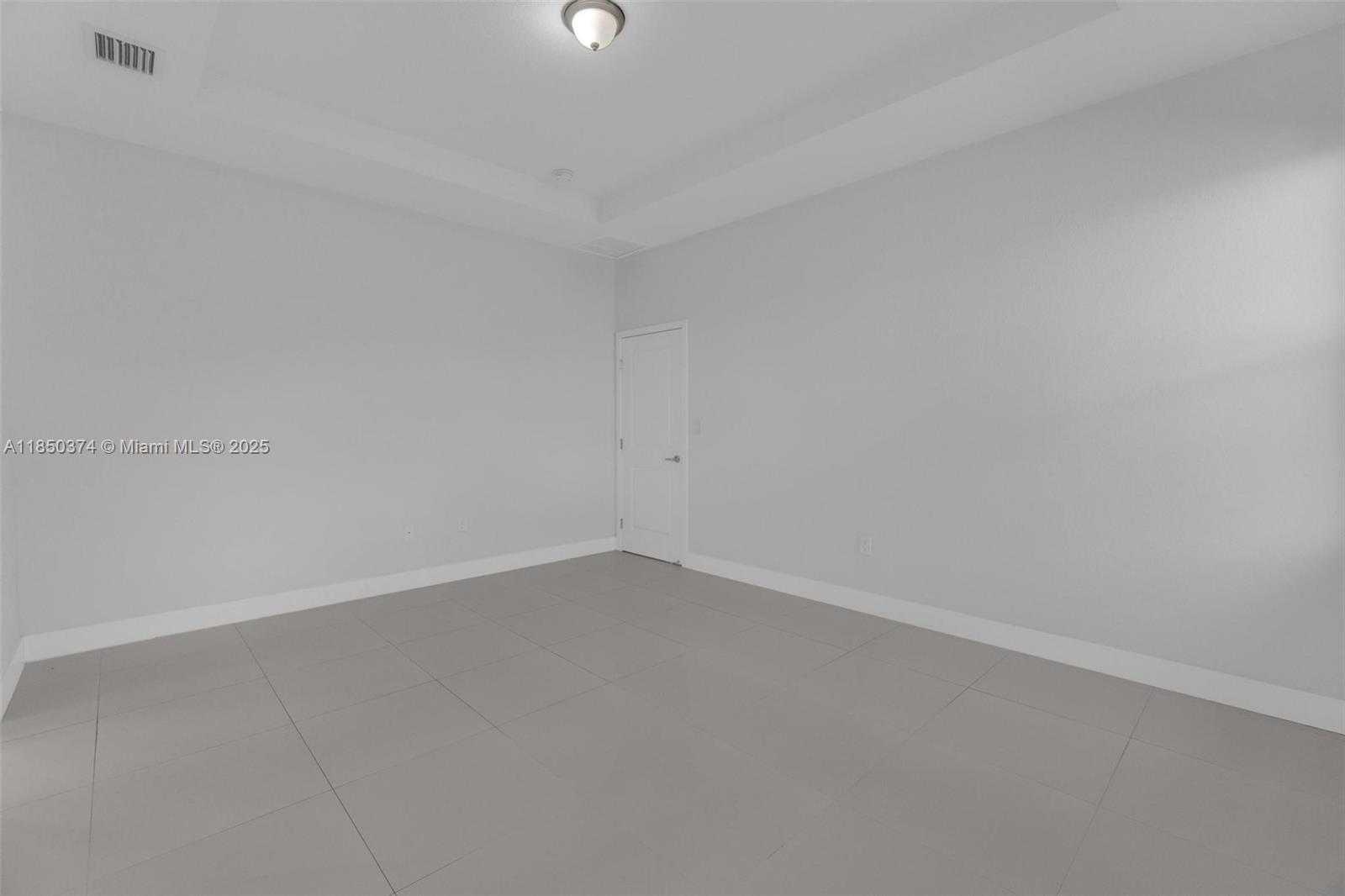 Small Image of 19447 SOUTH WEST 124TH CT, Miami Number 16