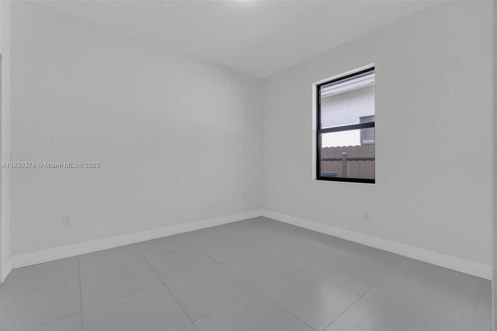 Small Image of 19447 SOUTH WEST 124TH CT, Miami Number 21