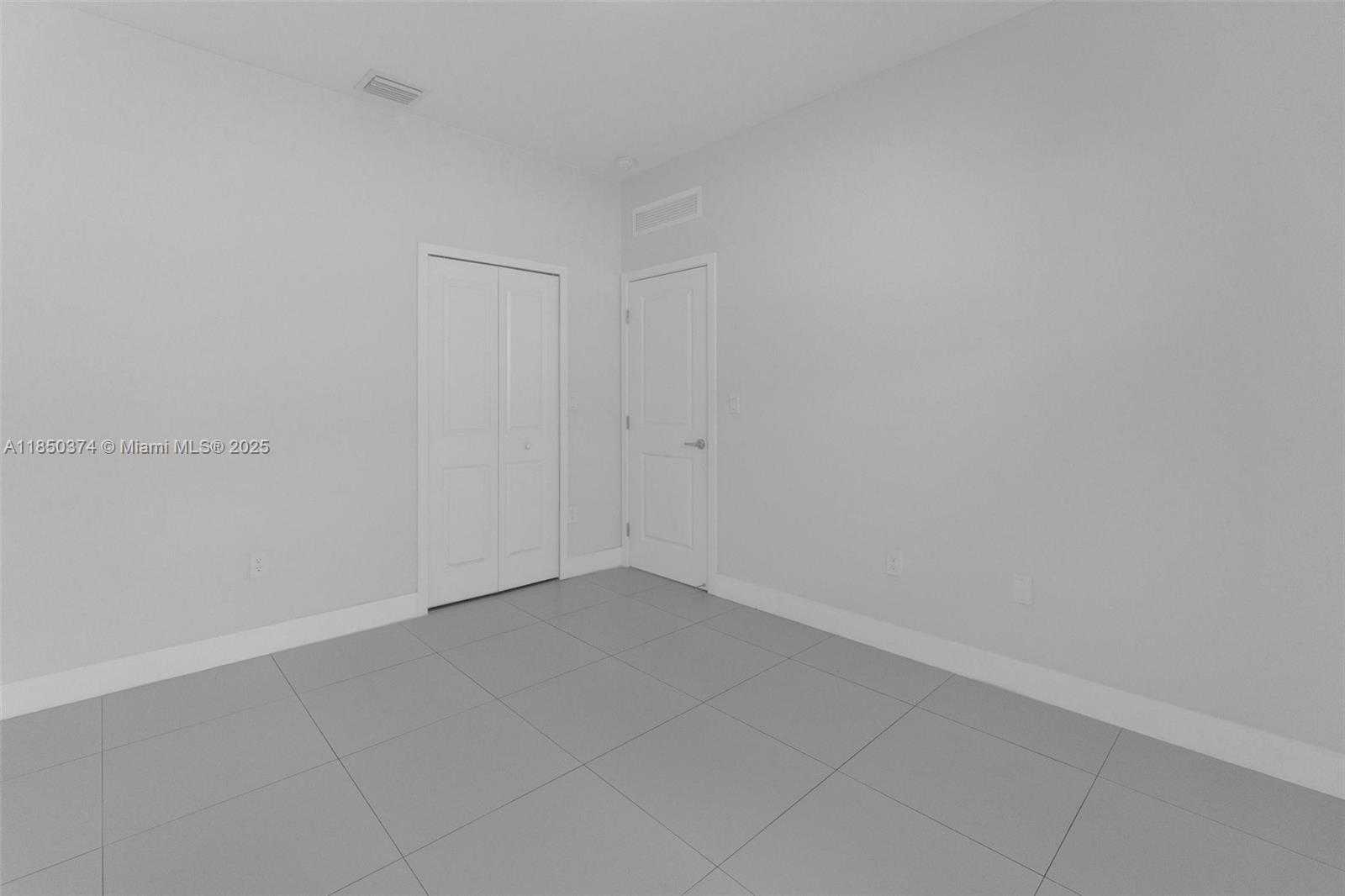 Small Image of 19447 SOUTH WEST 124TH CT, Miami Number 23