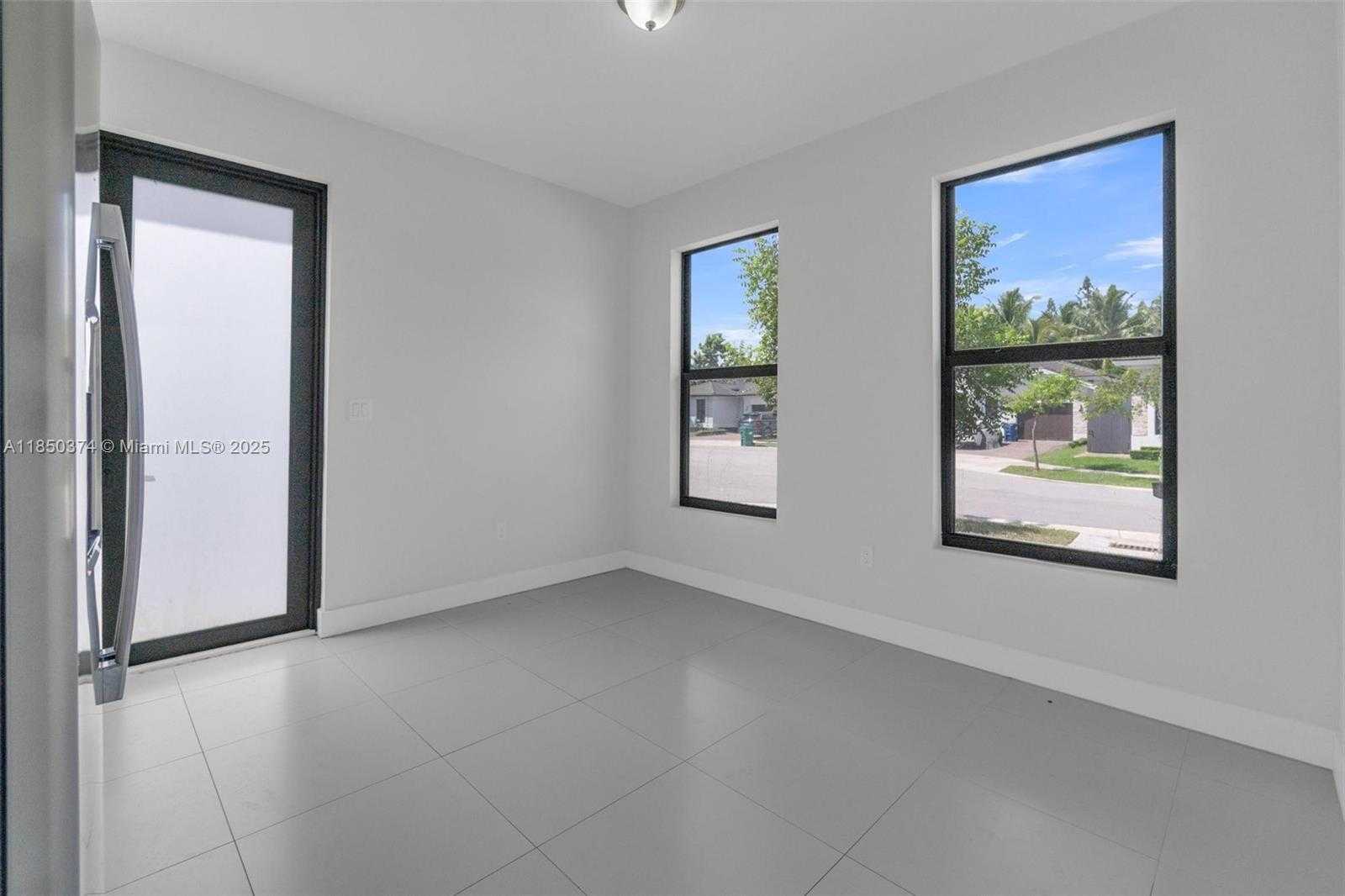 Small Image of 19447 SOUTH WEST 124TH CT, Miami Number 33