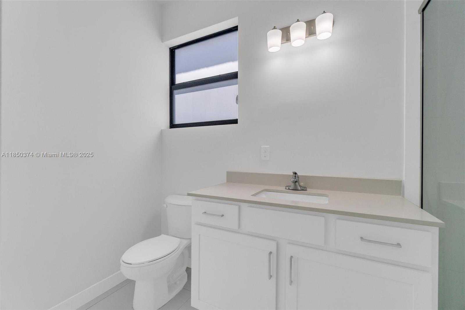 Small Image of 19447 SOUTH WEST 124TH CT, Miami Number 36