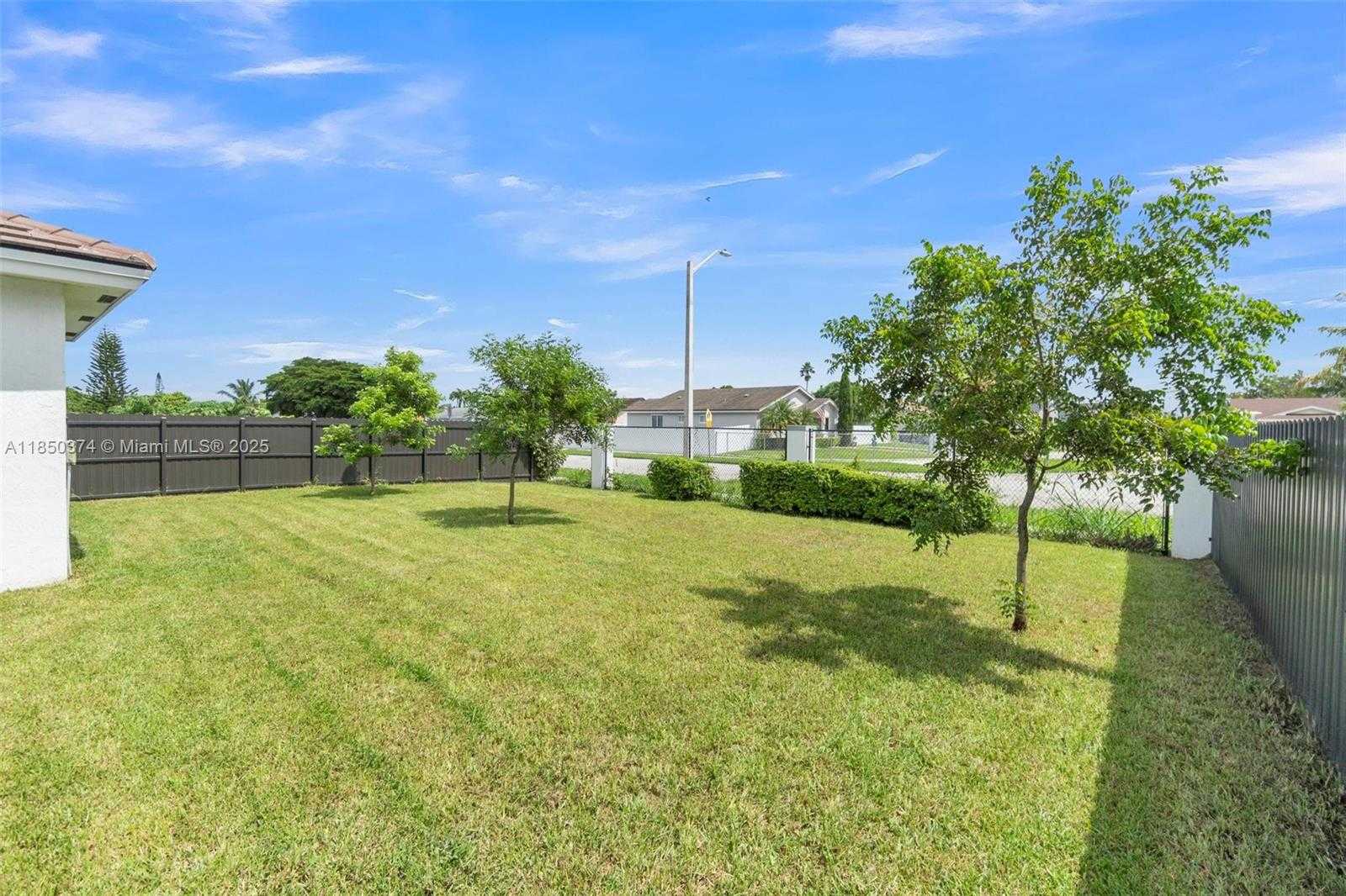Small Image of 19447 SOUTH WEST 124TH CT, Miami Number 39