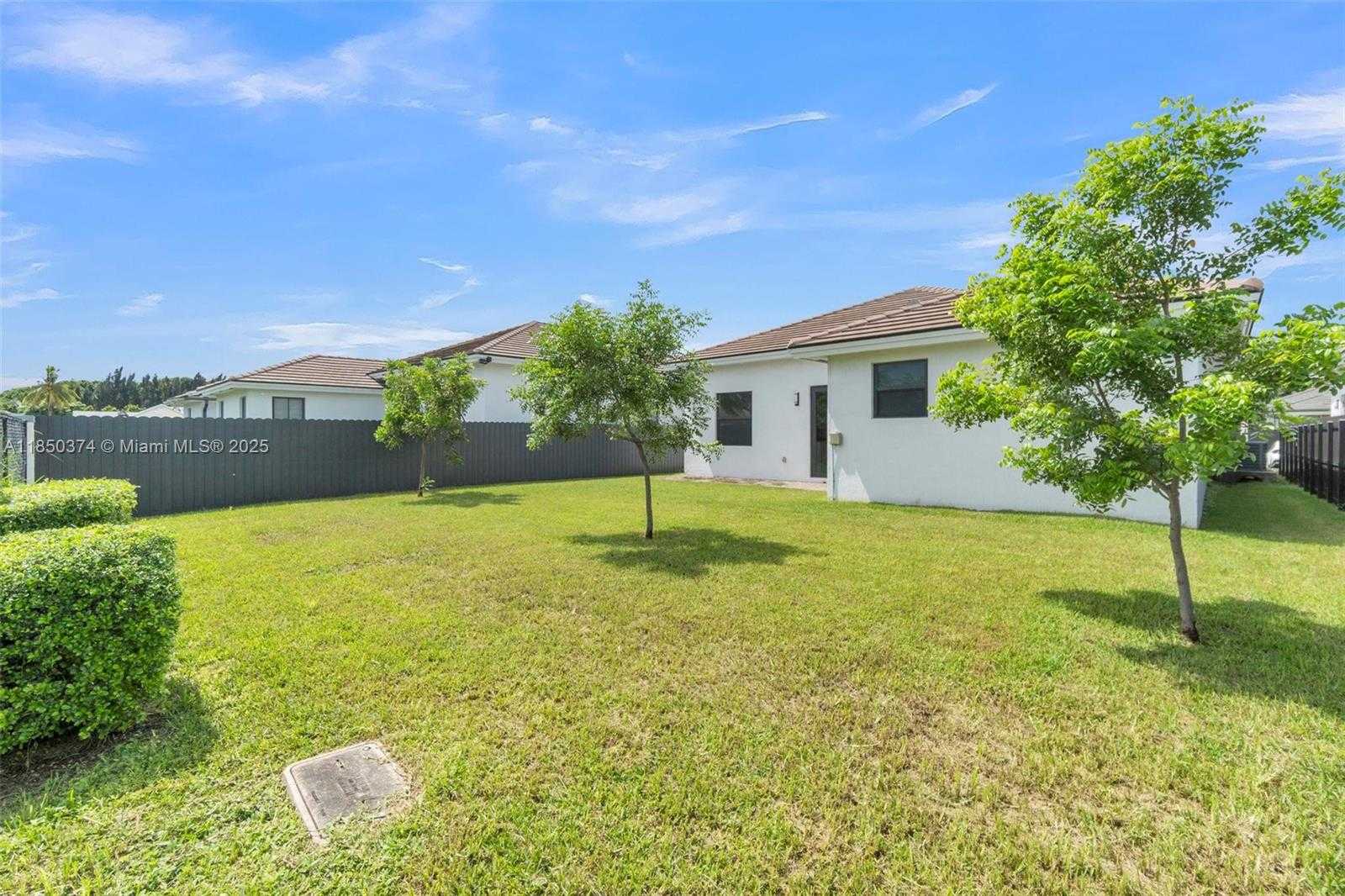 Small Image of 19447 SOUTH WEST 124TH CT, Miami Number 41