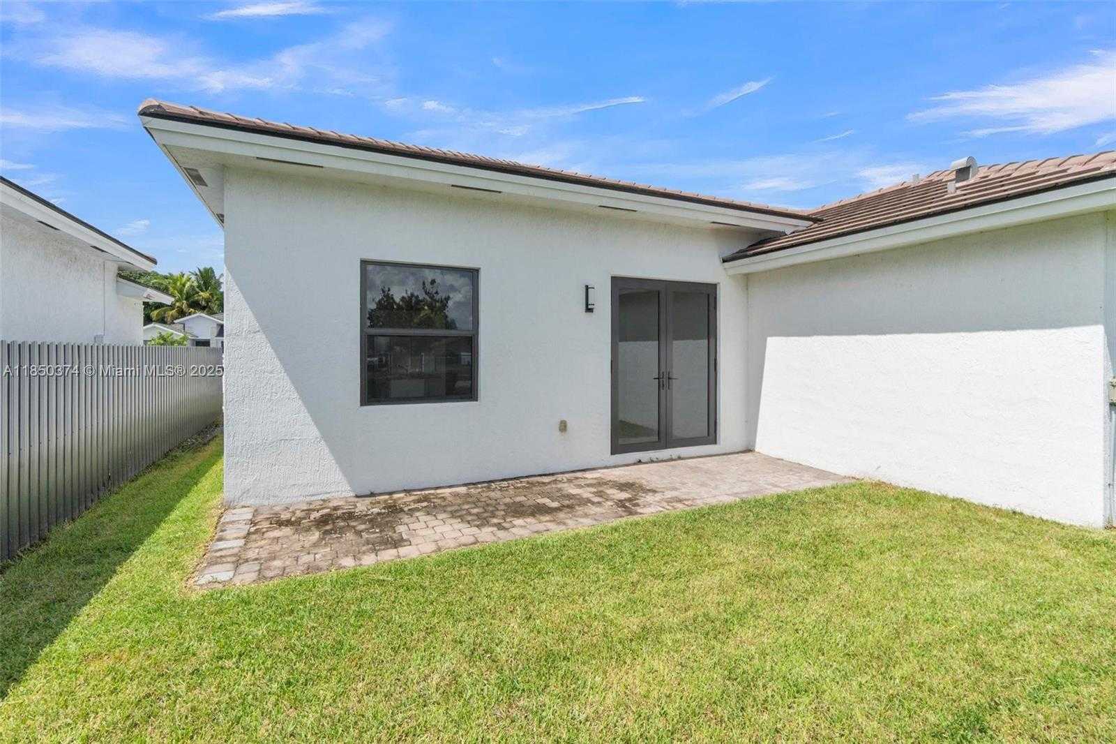Small Image of 19447 SOUTH WEST 124TH CT, Miami Number 43