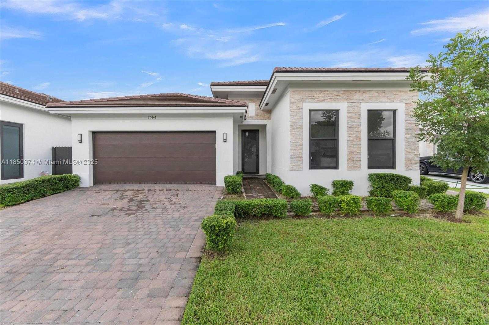 Small Image of 19447 SOUTH WEST 124TH CT, Miami Number 45
