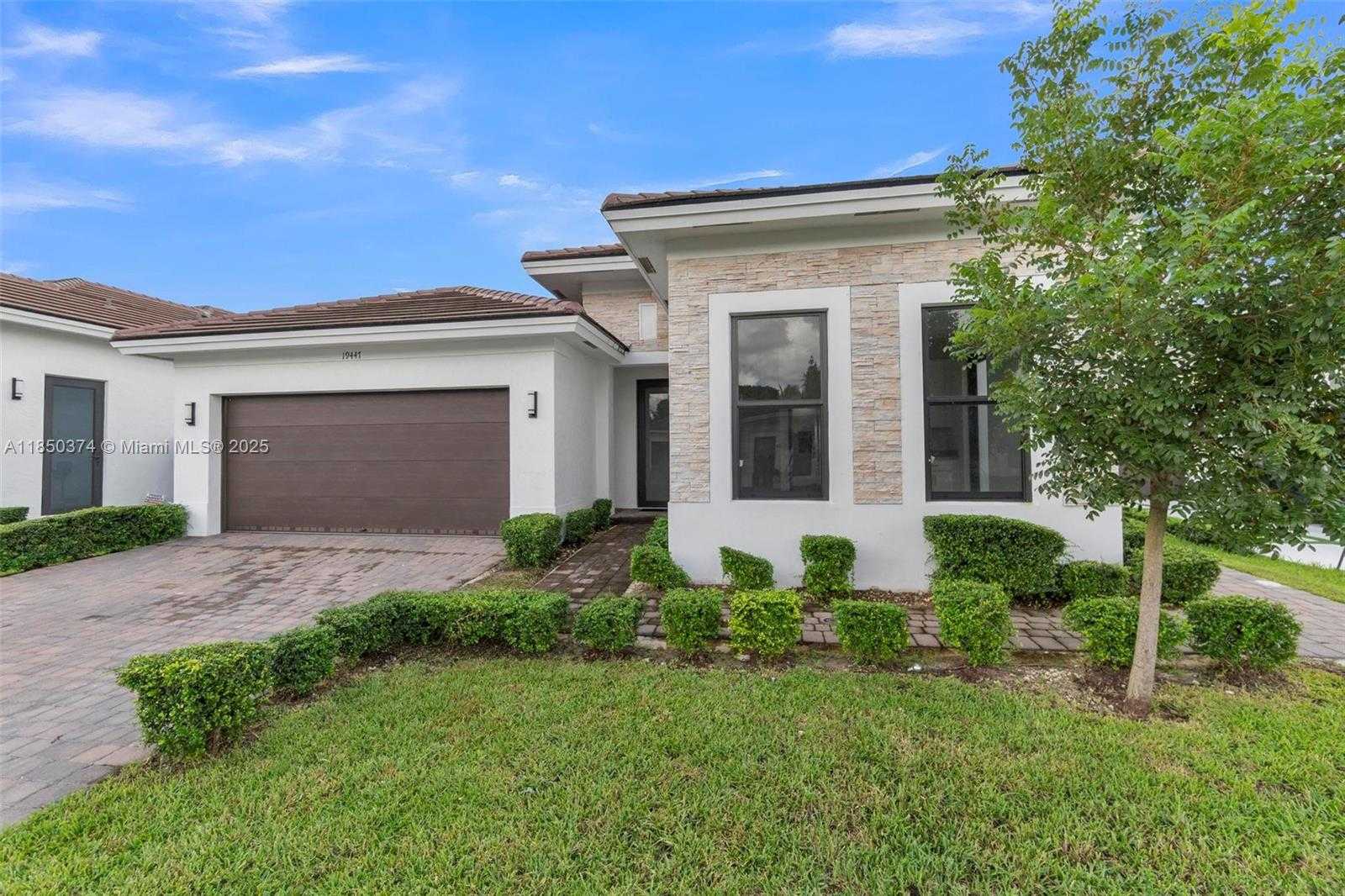 Small Image of 19447 SOUTH WEST 124TH CT, Miami Number 47