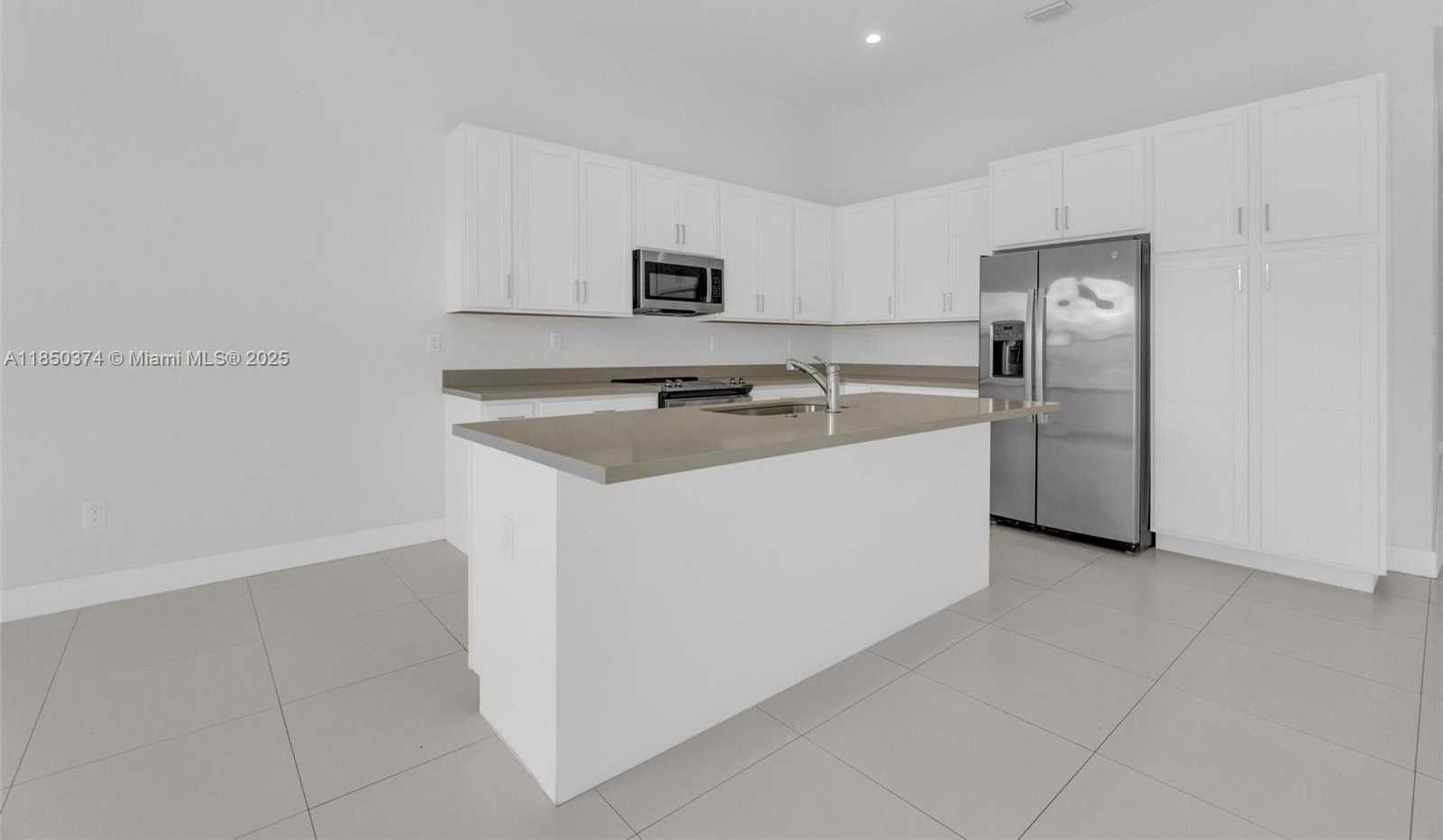 Small Image of 19447 SOUTH WEST 124TH CT, Miami Number 6