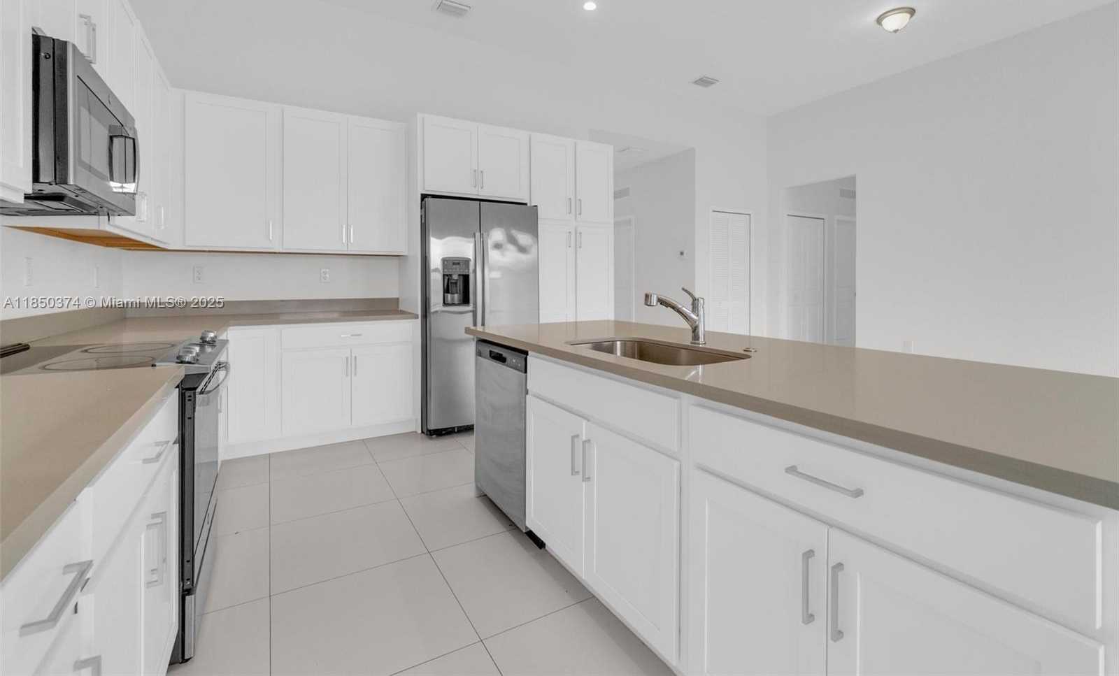 Small Image of 19447 SOUTH WEST 124TH CT, Miami Number 9