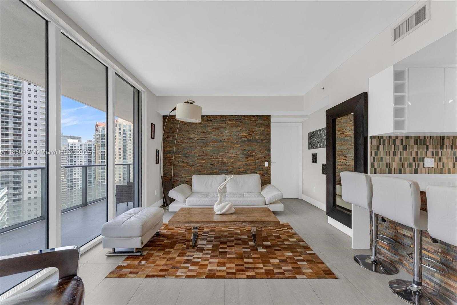 Small Image of 1300 BRICKELL BAY DR #2511, Miami Number 8