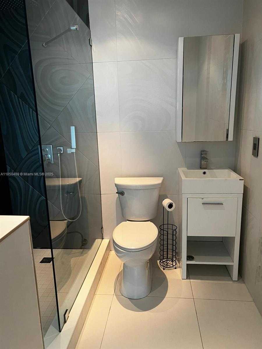 Small Image of 690 SOUTH WEST 1ST CT #1506, Miami Number 21