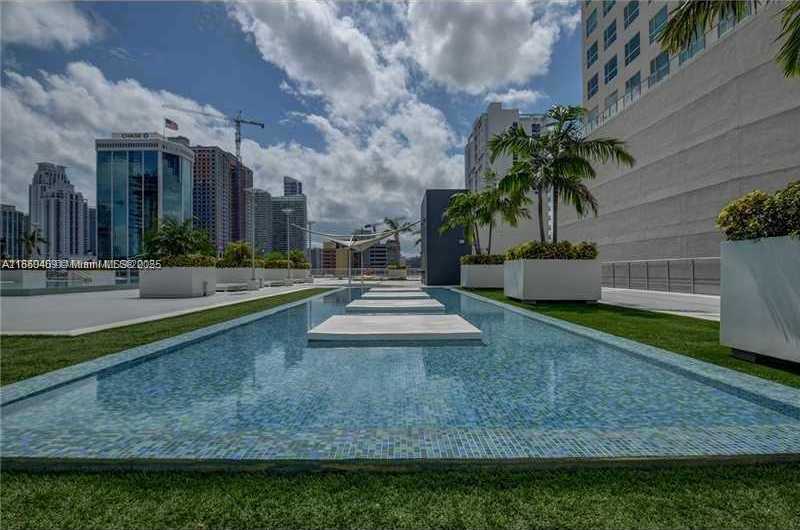 Small Image of 690 SOUTH WEST 1ST CT #1506, Miami Number 25