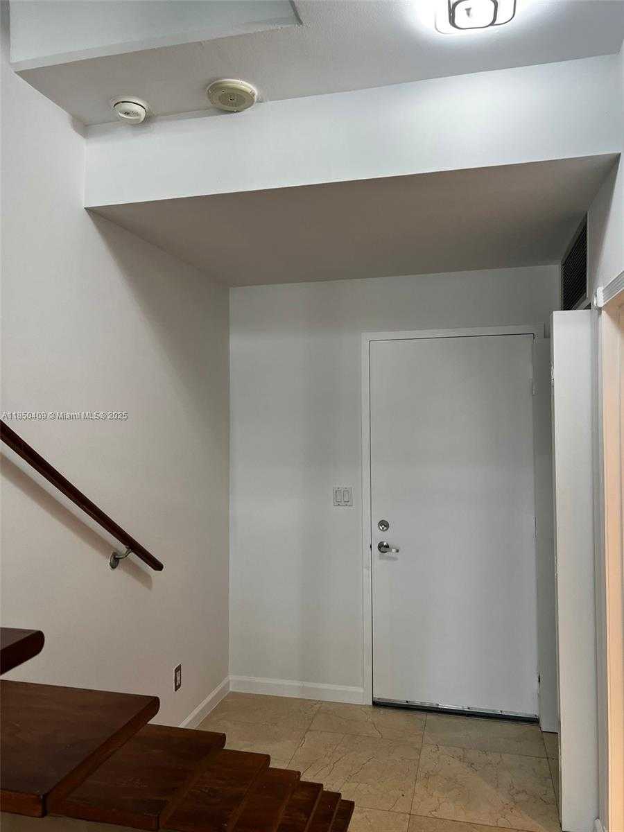 Small Image of 690 SOUTH WEST 1ST CT #1506, Miami Number 7