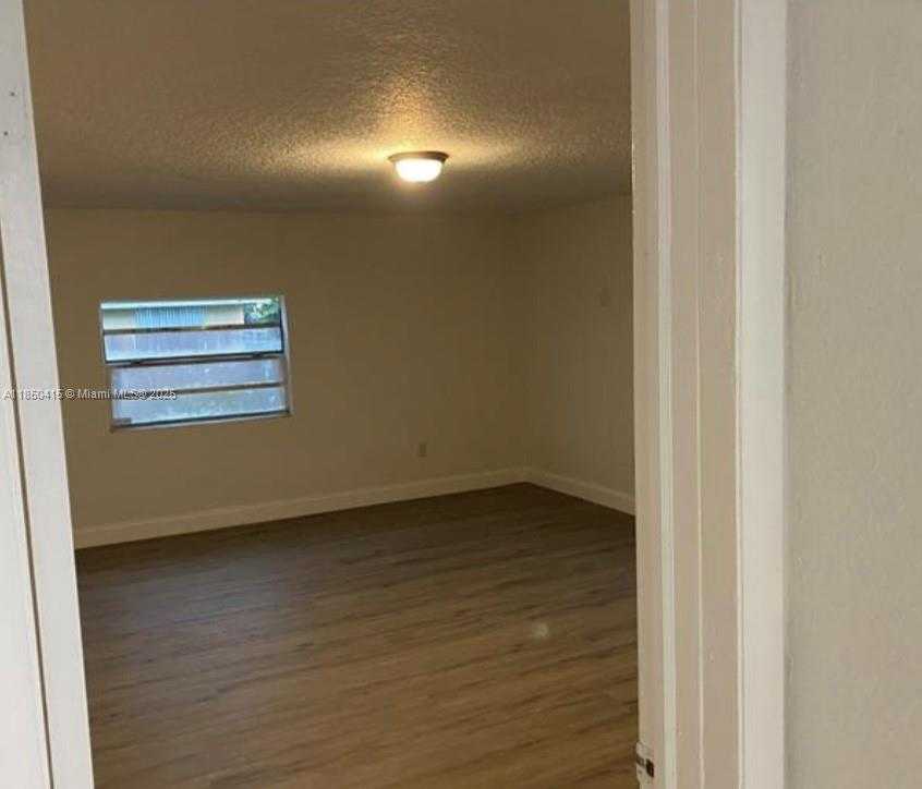 Small Image of 11929 SOUTH WEST 216TH ST, Miami Number 2