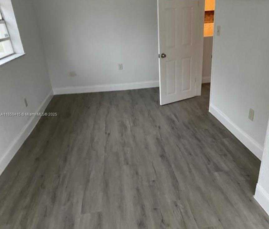 Small Image of 11929 SOUTH WEST 216TH ST, Miami Number 3