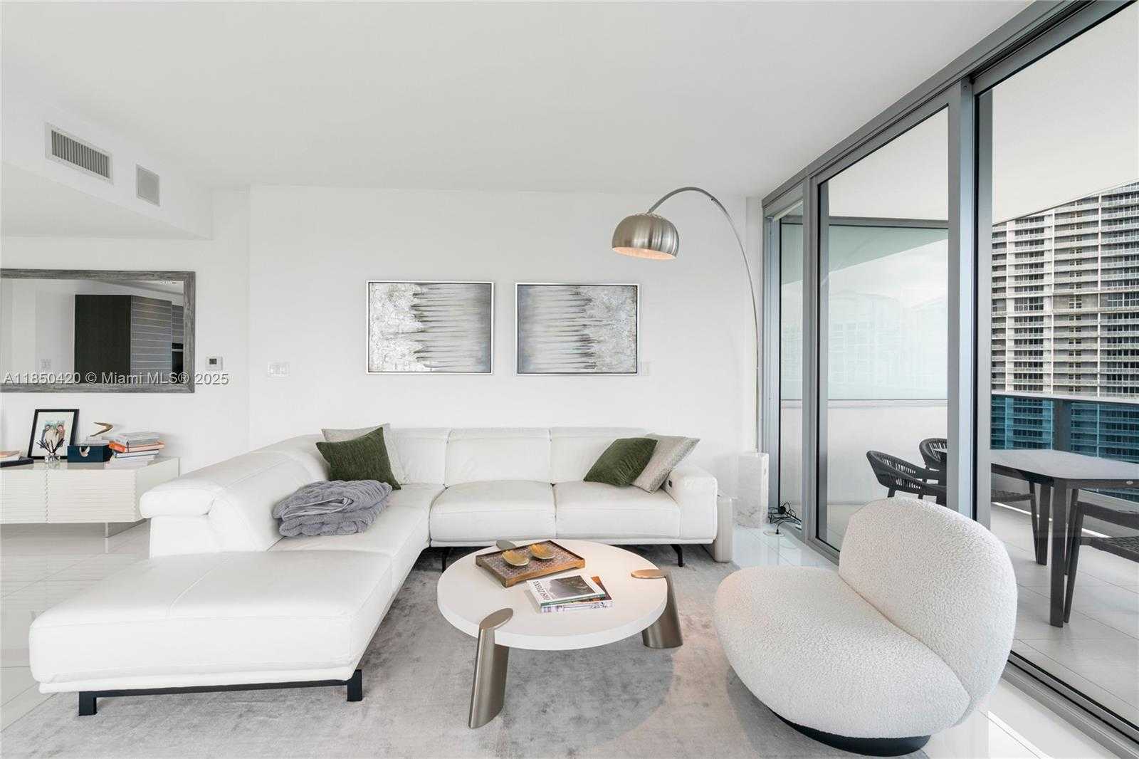 Small Image of 200 BISCAYNE BOULEVARD WAY #3802, Miami Number 10