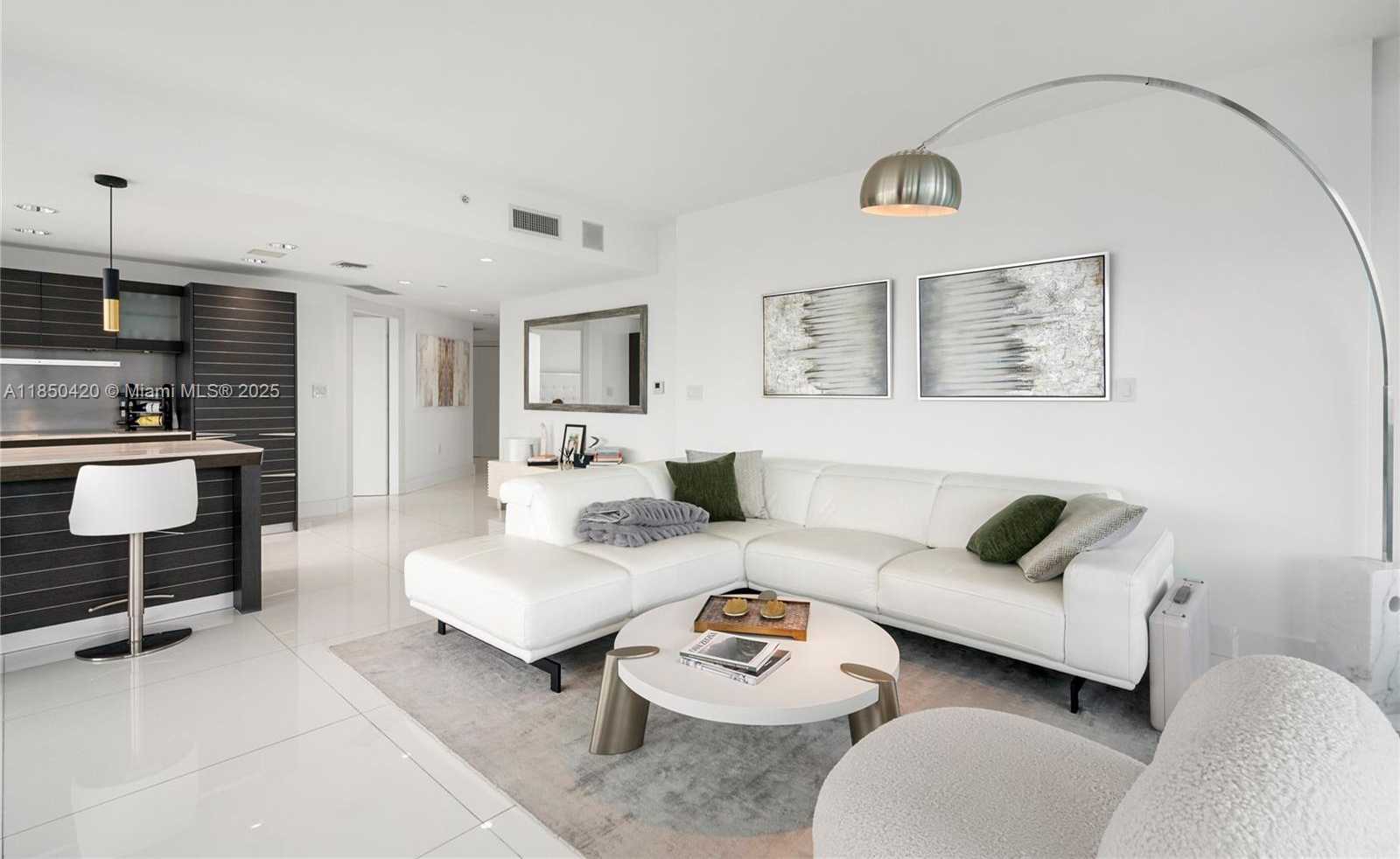 Small Image of 200 BISCAYNE BOULEVARD WAY #3802, Miami Number 13