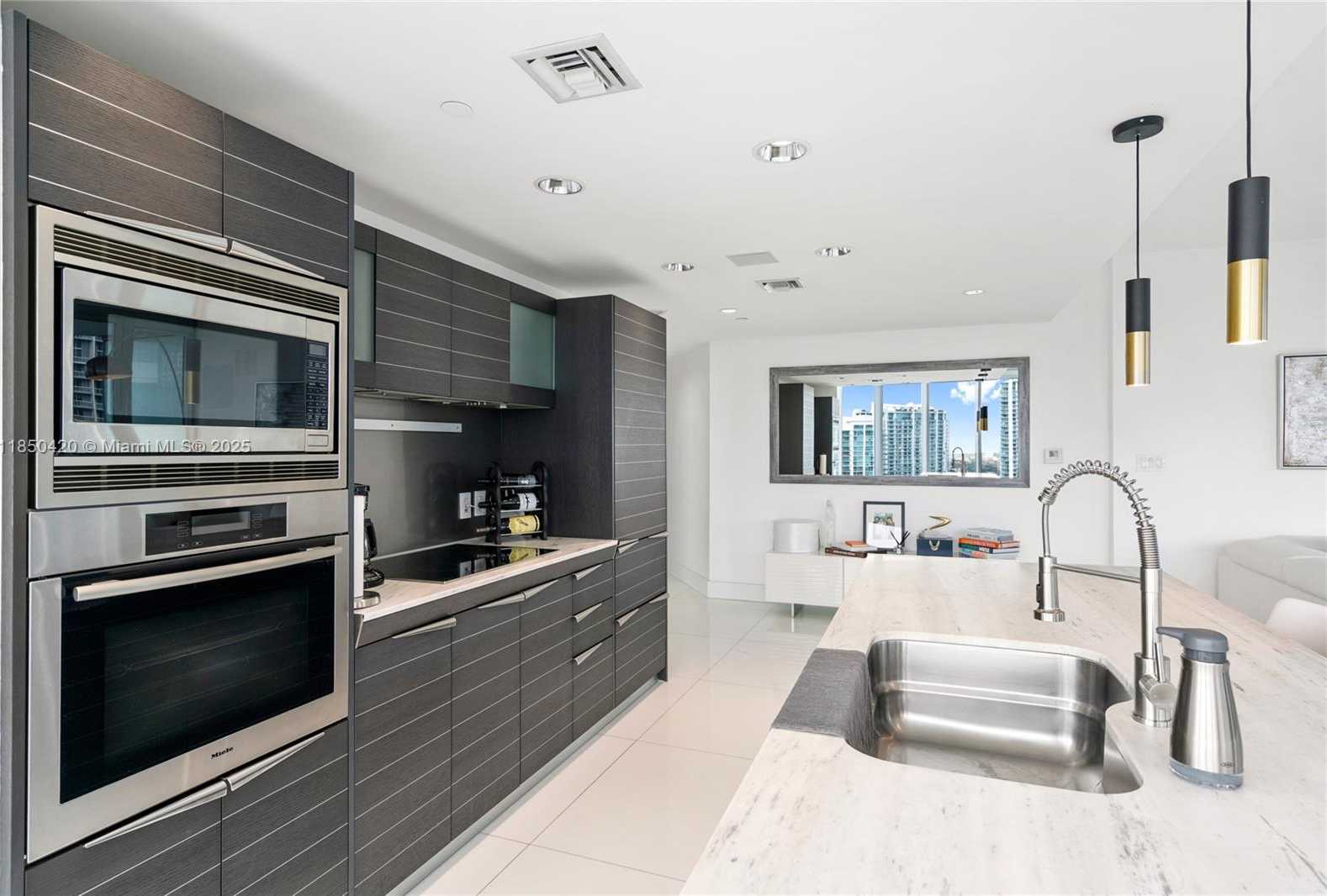 Small Image of 200 BISCAYNE BOULEVARD WAY #3802, Miami Number 16