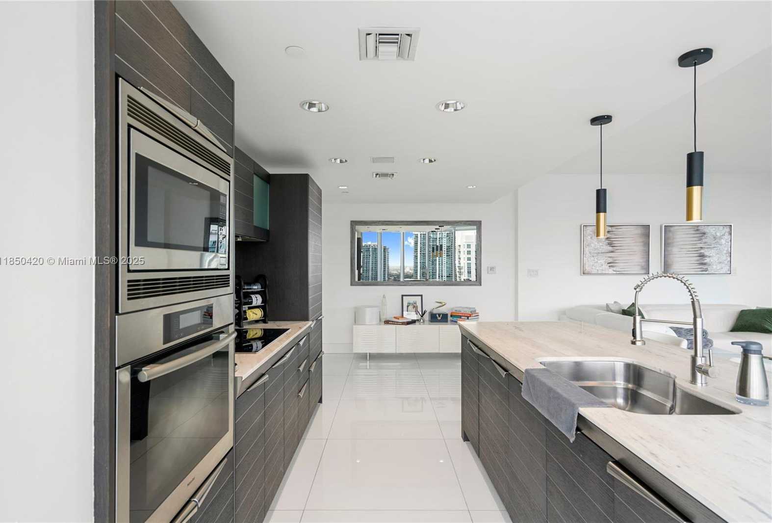 Small Image of 200 BISCAYNE BOULEVARD WAY #3802, Miami Number 17