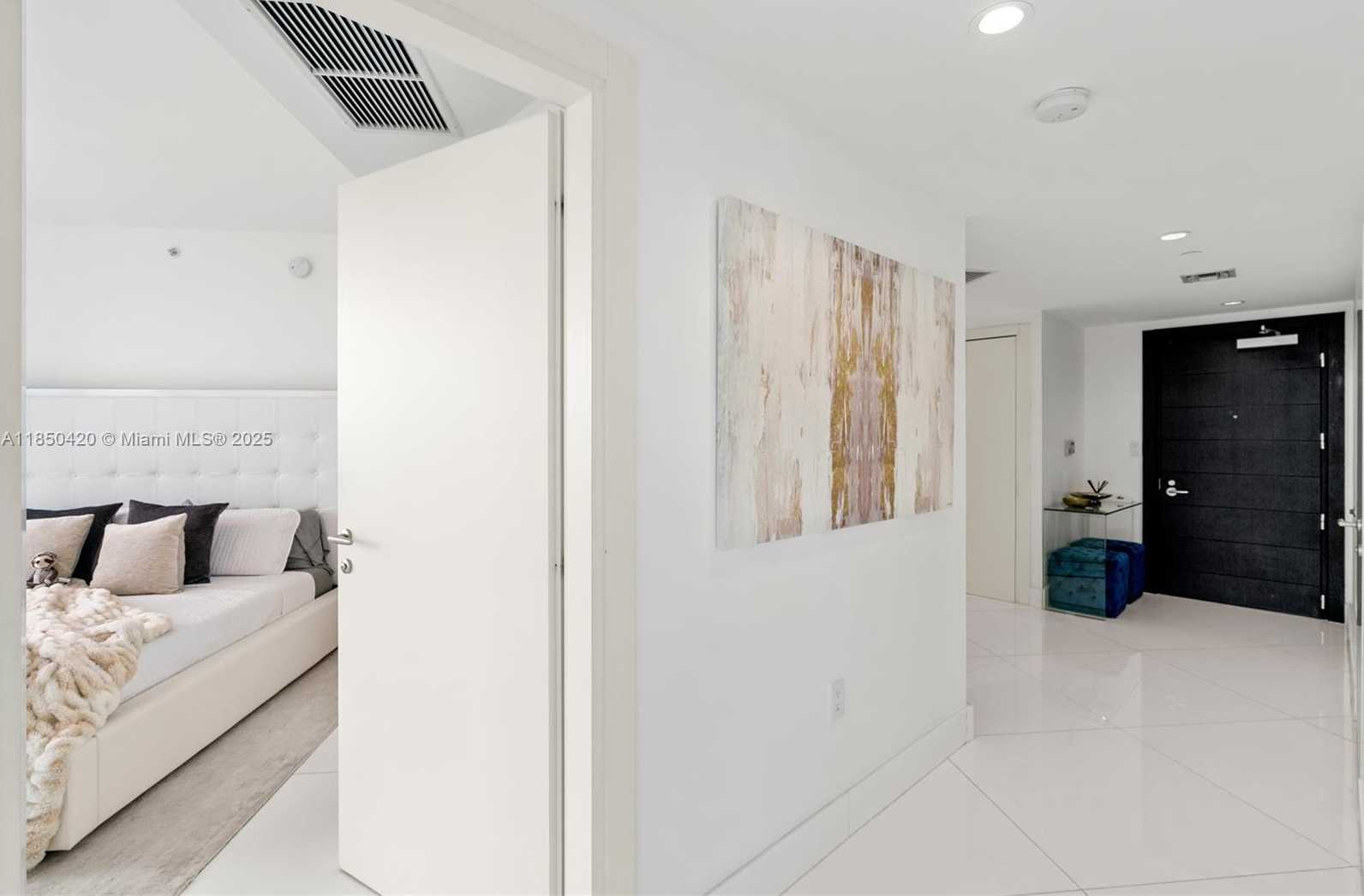 Small Image of 200 BISCAYNE BOULEVARD WAY #3802, Miami Number 21