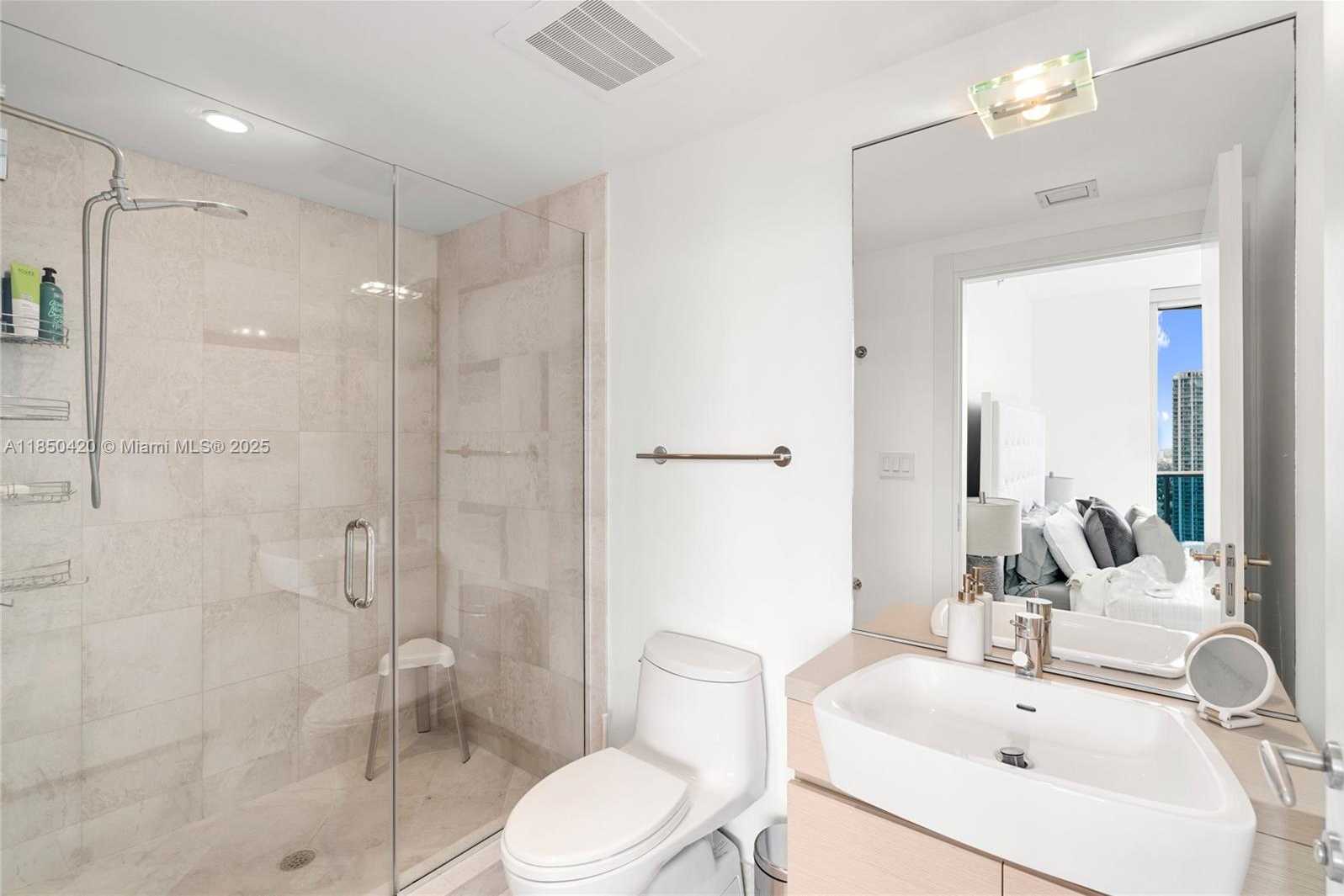 Small Image of 200 BISCAYNE BOULEVARD WAY #3802, Miami Number 24