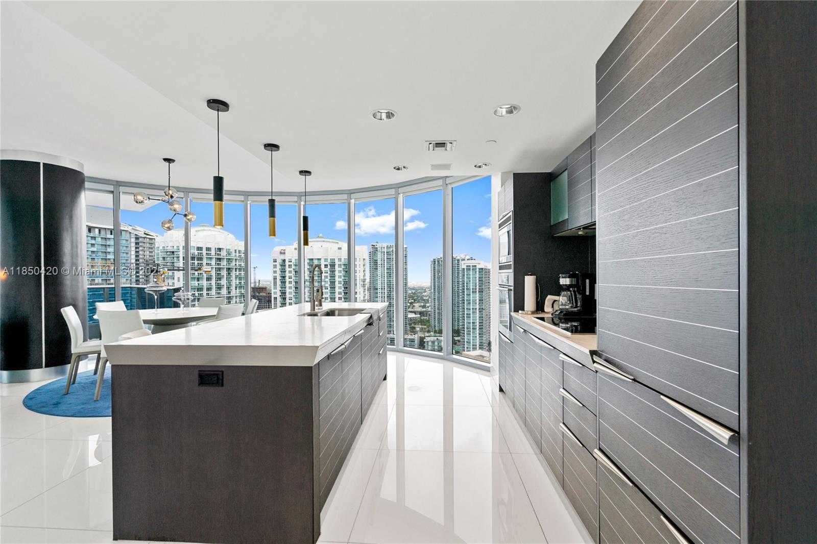 Small Image of 200 BISCAYNE BOULEVARD WAY #3802, Miami Number 3