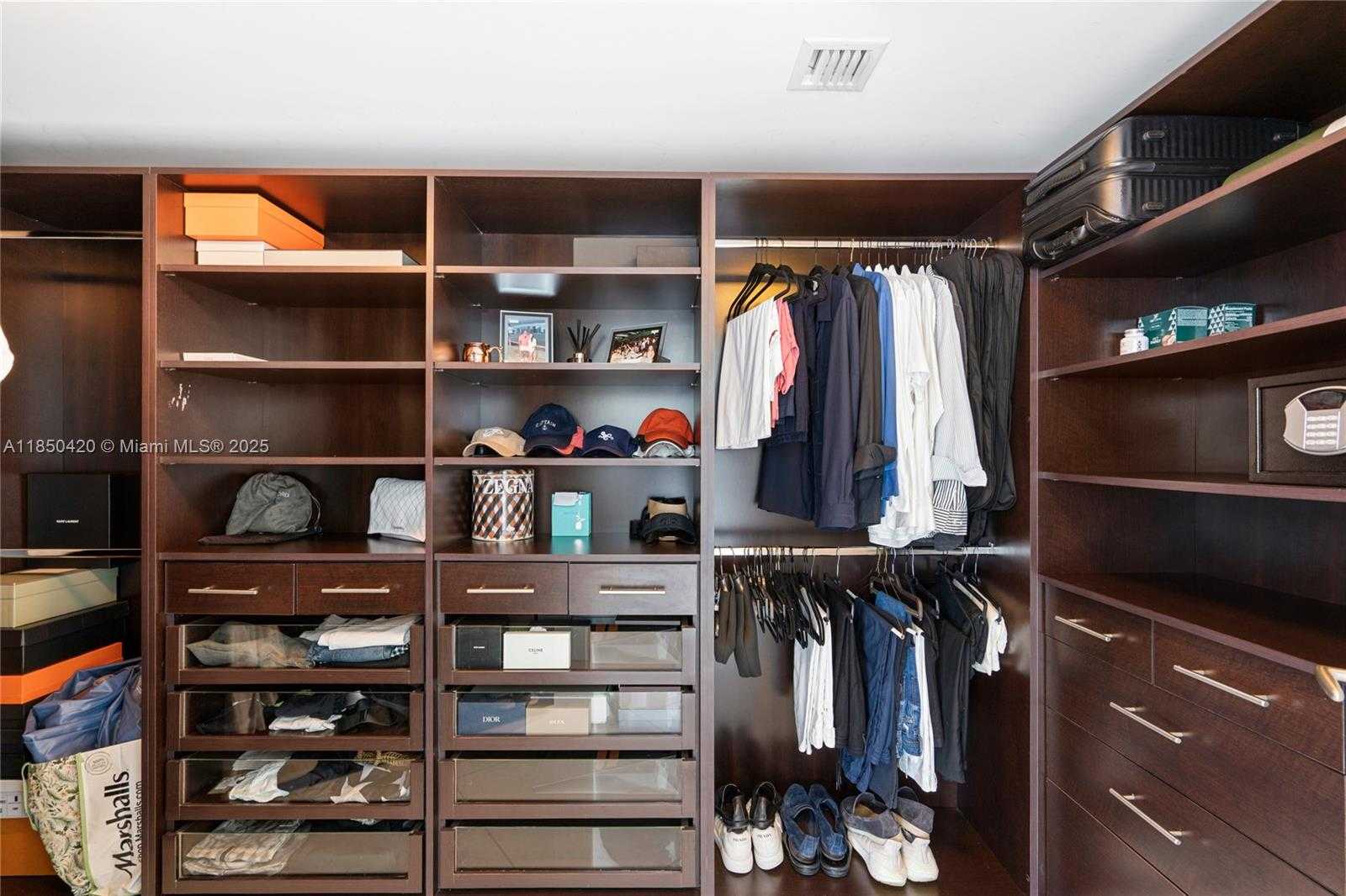 Small Image of 200 BISCAYNE BOULEVARD WAY #3802, Miami Number 36