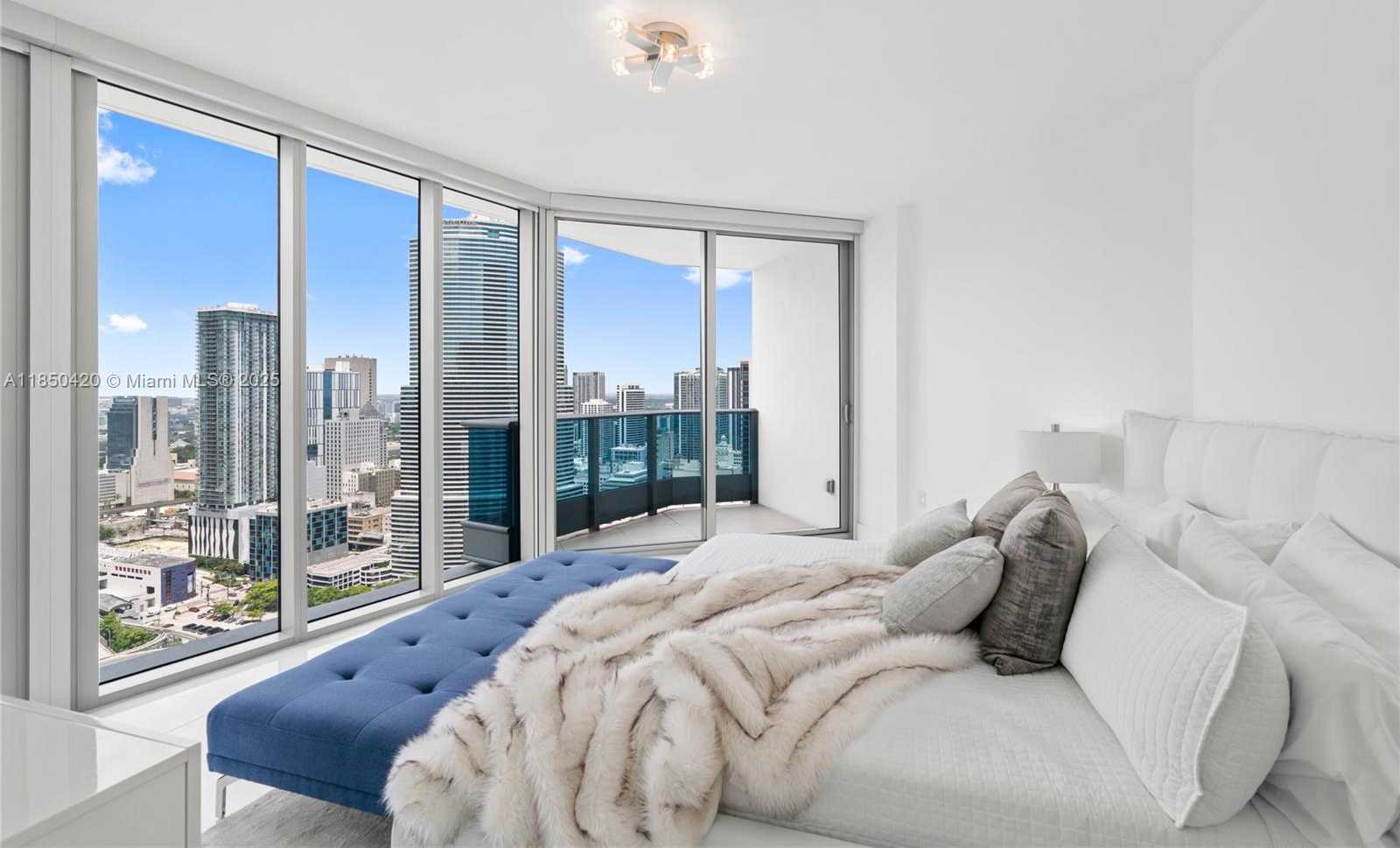 Small Image of 200 BISCAYNE BOULEVARD WAY #3802, Miami Number 40