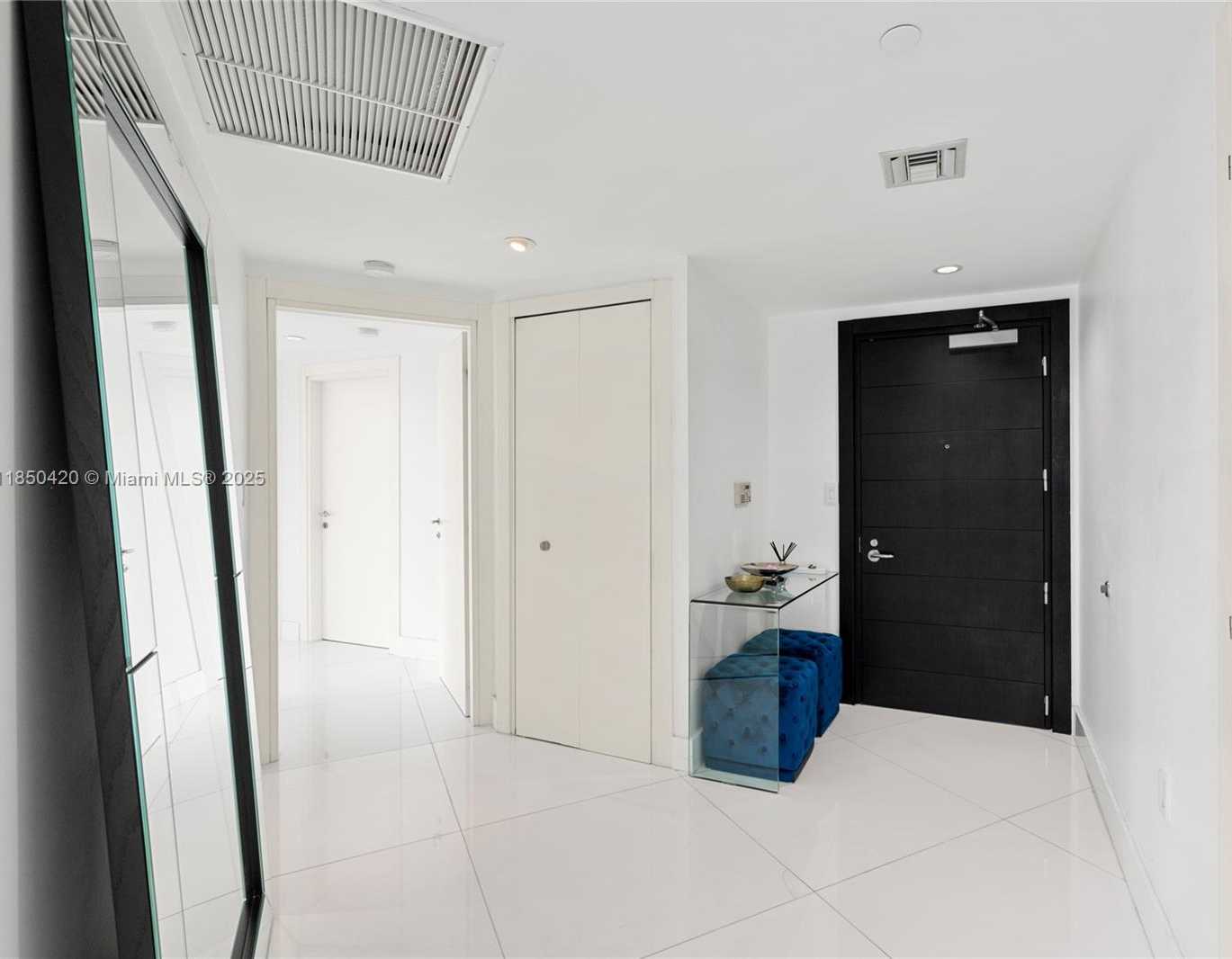 Small Image of 200 BISCAYNE BOULEVARD WAY #3802, Miami Number 44