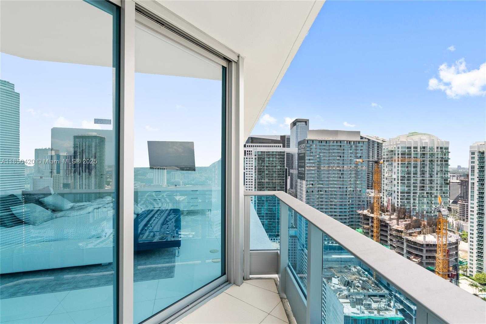 Small Image of 200 BISCAYNE BOULEVARD WAY #3802, Miami Number 46