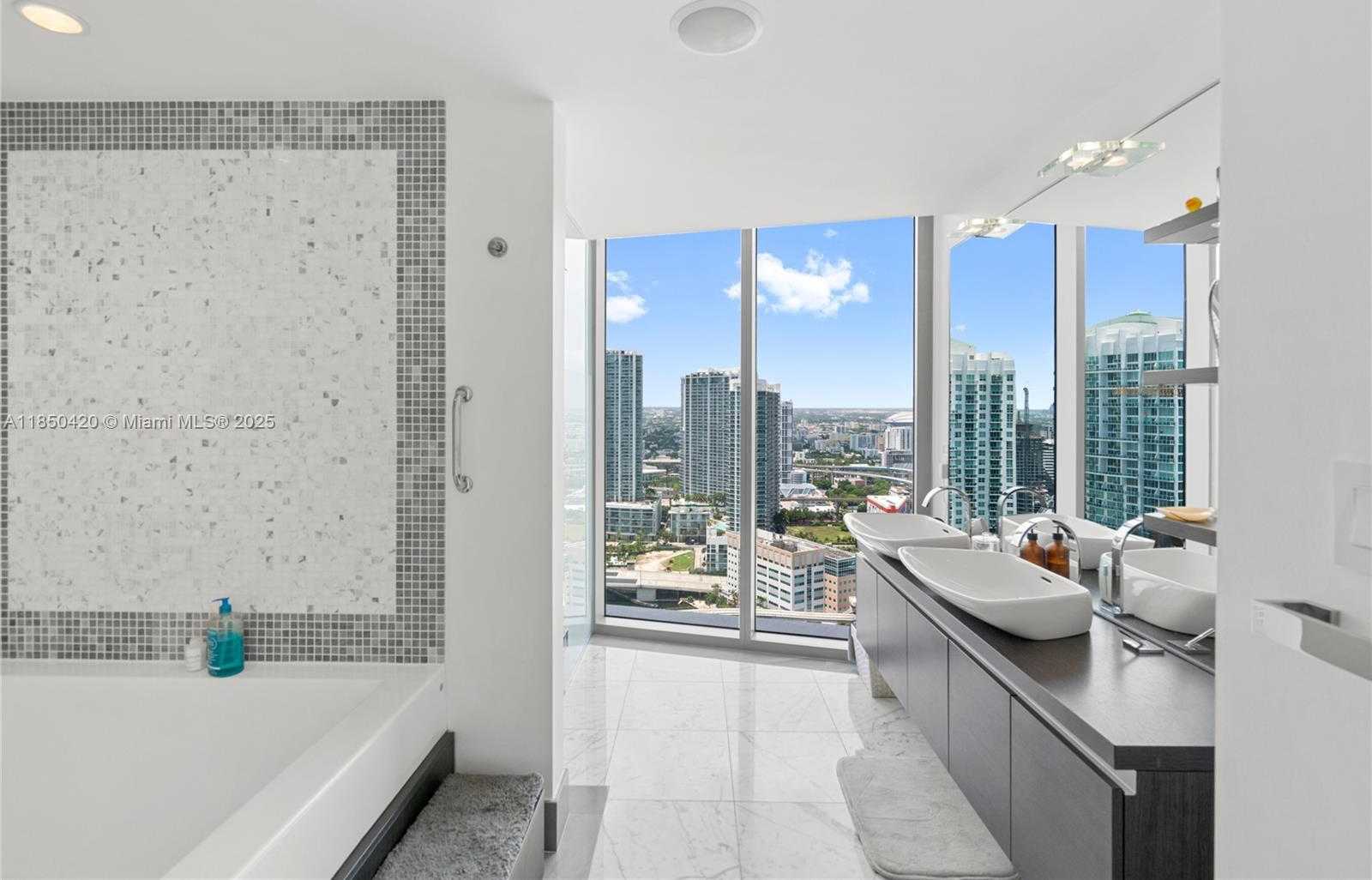Small Image of 200 BISCAYNE BOULEVARD WAY #3802, Miami Number 51