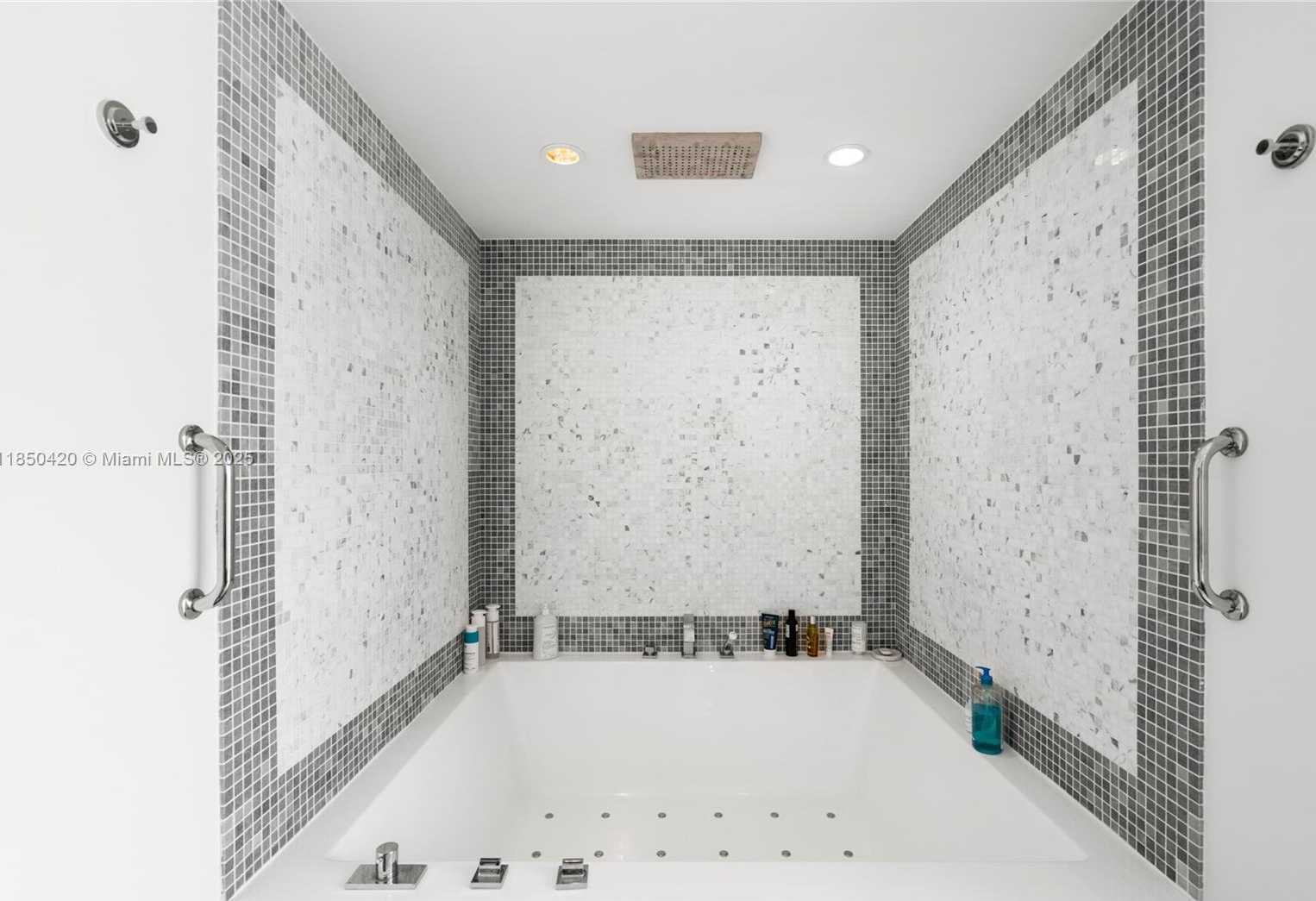 Small Image of 200 BISCAYNE BOULEVARD WAY #3802, Miami Number 52