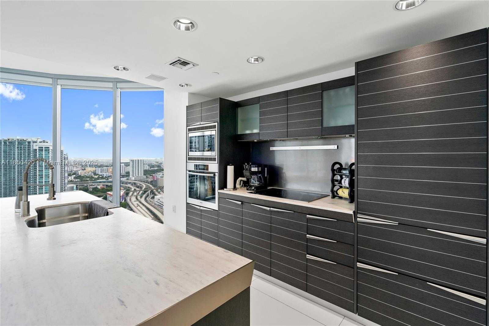 Small Image of 200 BISCAYNE BOULEVARD WAY #3802, Miami Number 6