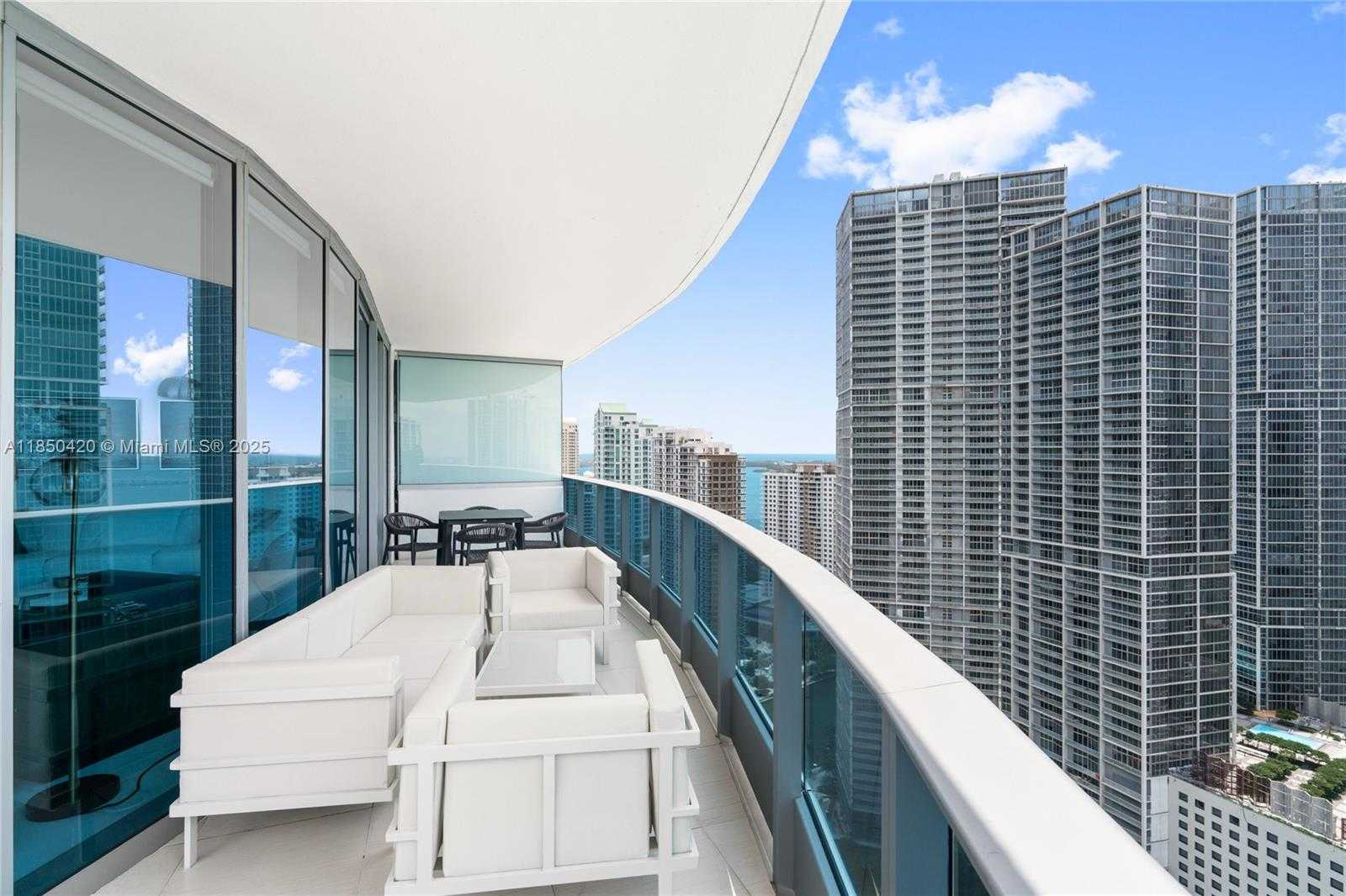 Small Image of 200 BISCAYNE BOULEVARD WAY #3802, Miami Number 61