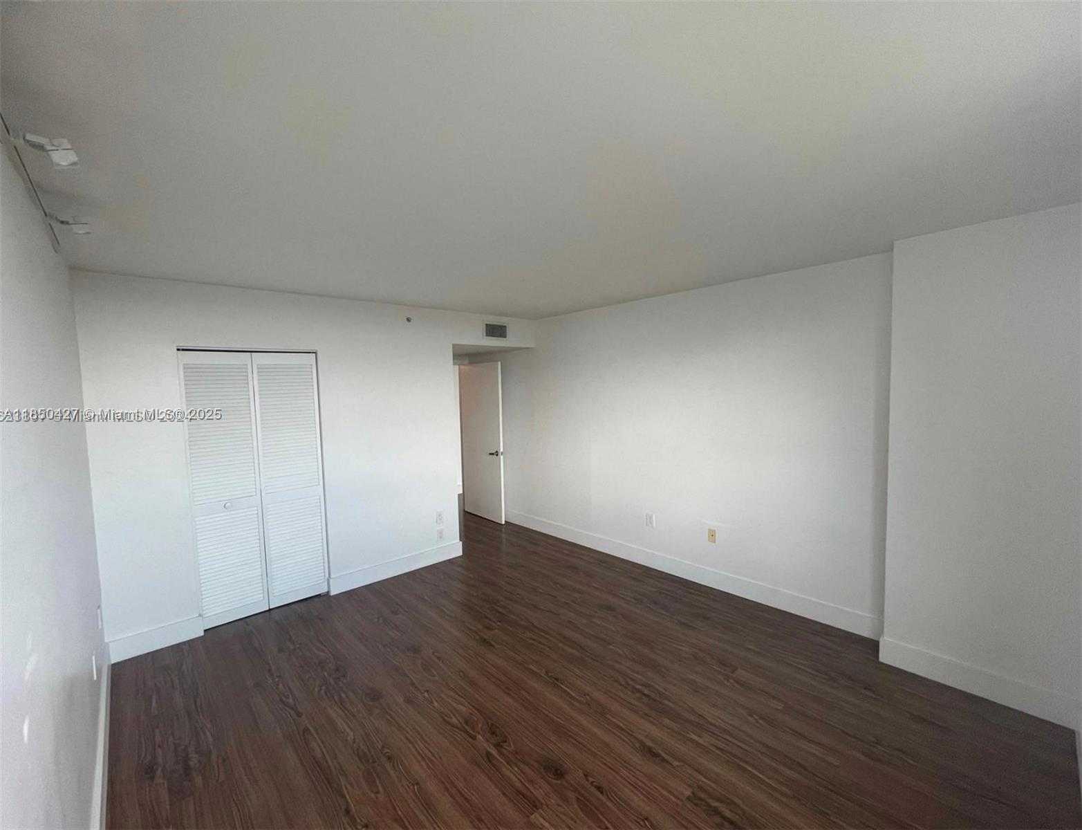Small Image of 650 WEST AVE #1206, Miami Beach Number 11