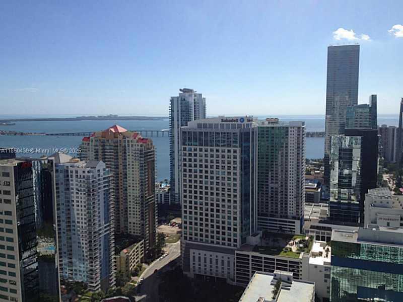 Small Image of 950 BRICKELL BAY DR #4303, Miami Number 12