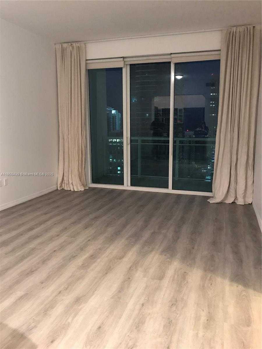 Small Image of 950 BRICKELL BAY DR #4303, Miami Number 15