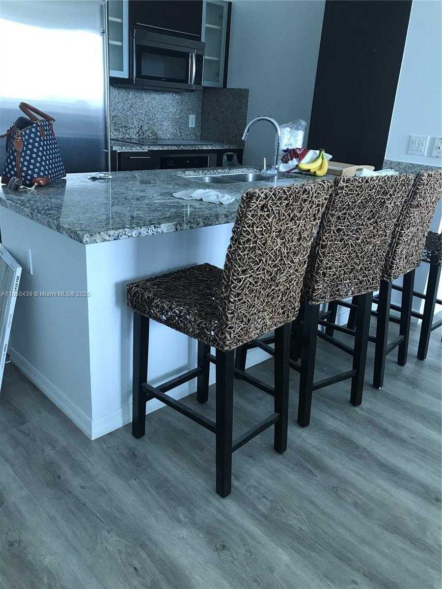 Small Image of 950 BRICKELL BAY DR #4303, Miami Number 16