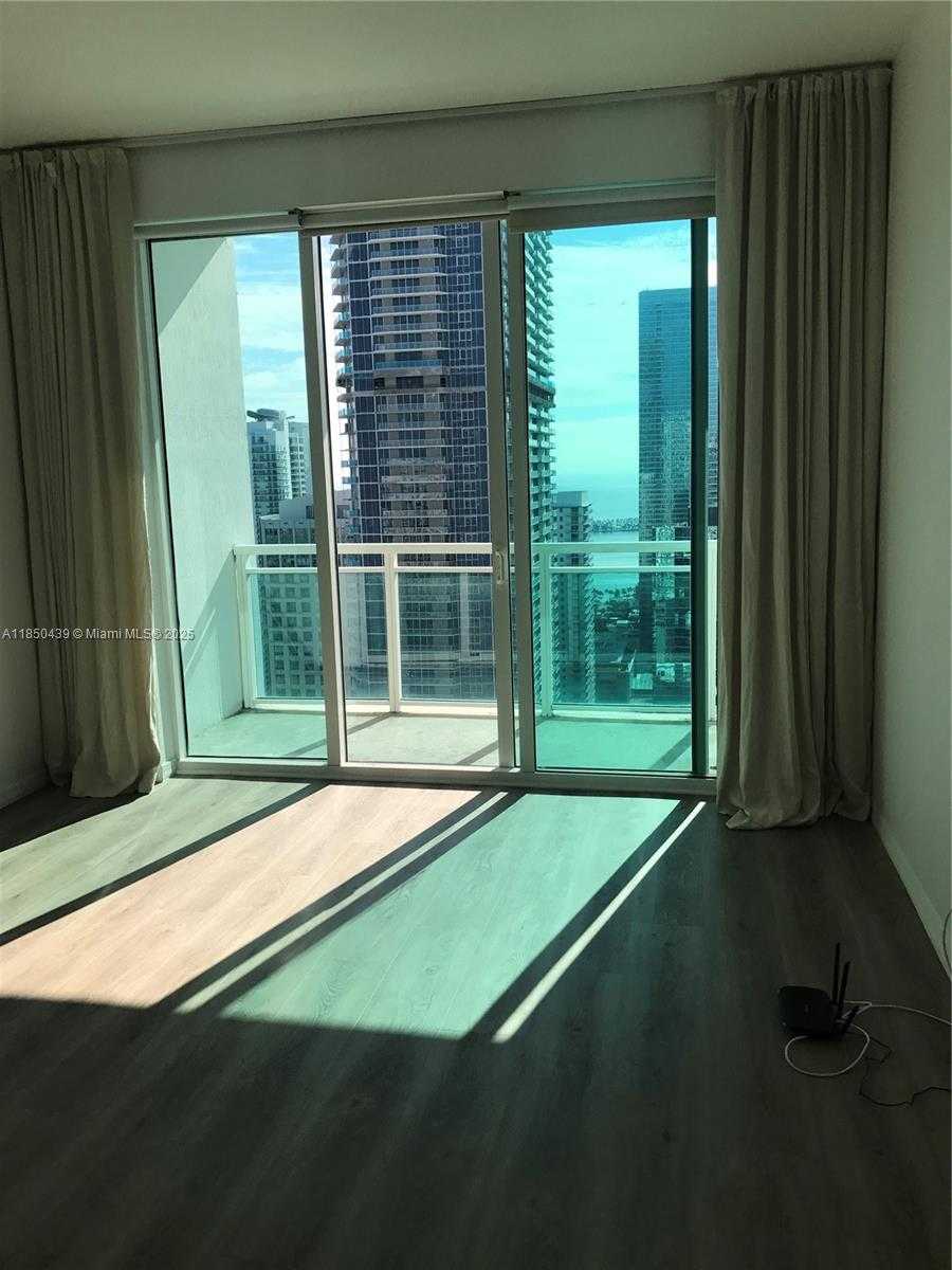 Small Image of 950 BRICKELL BAY DR #4303, Miami Number 18