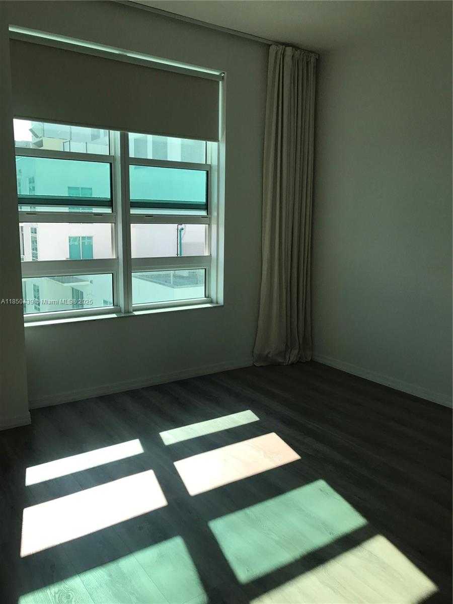 Small Image of 950 BRICKELL BAY DR #4303, Miami Number 19