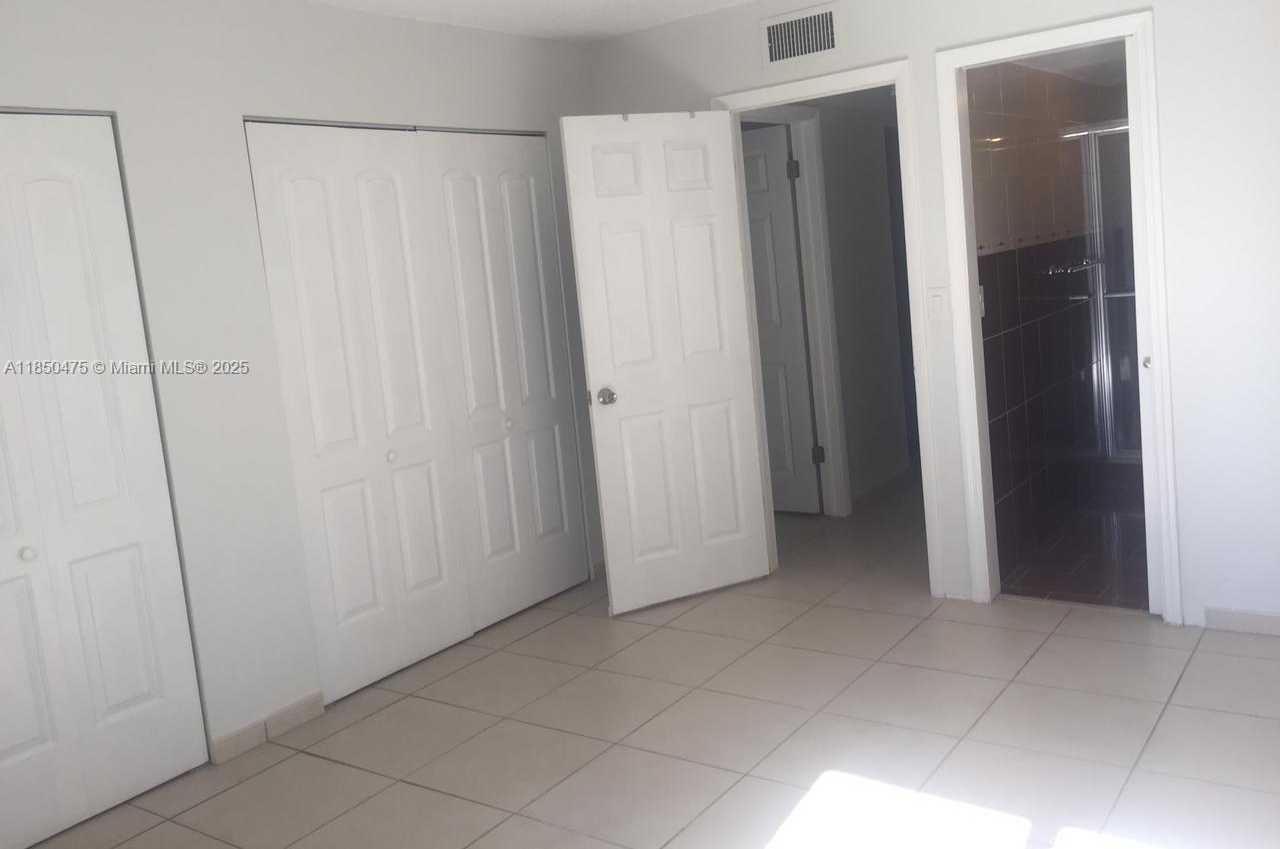 Small Image of 250 180TH DR #508, Sunny Isles Beach Number 14