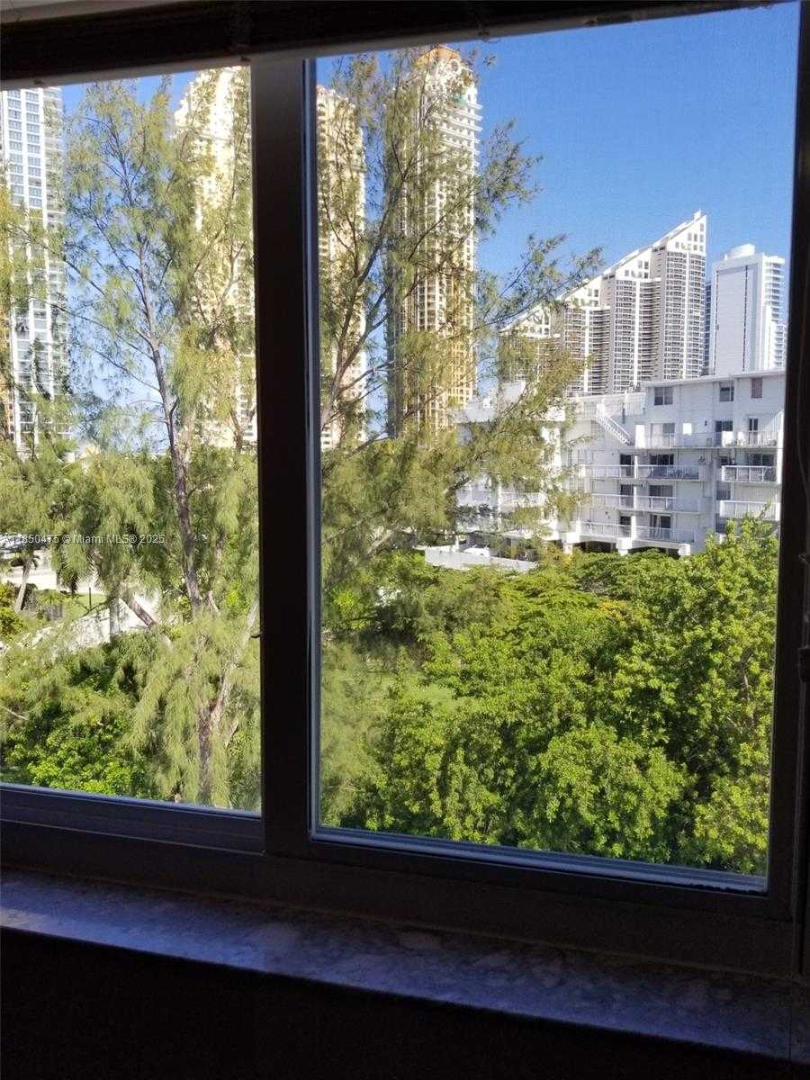 Small Image of 250 180TH DR #508, Sunny Isles Beach Number 18