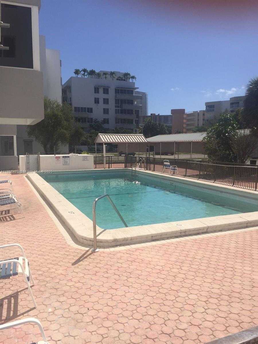 Small Image of 250 180TH DR #508, Sunny Isles Beach Number 23
