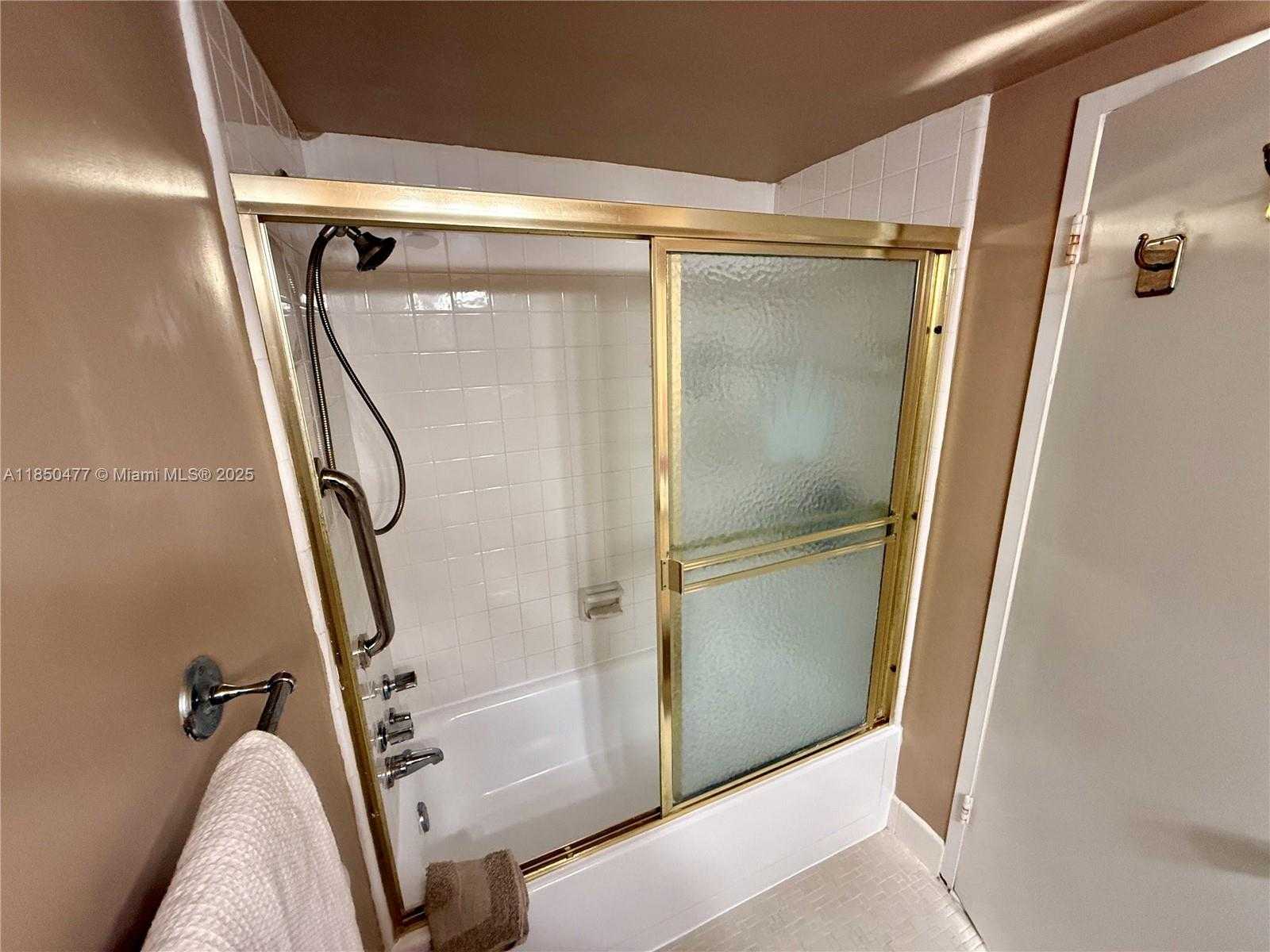 Small Image of 900 BAY DR #713, Miami Beach Number 12