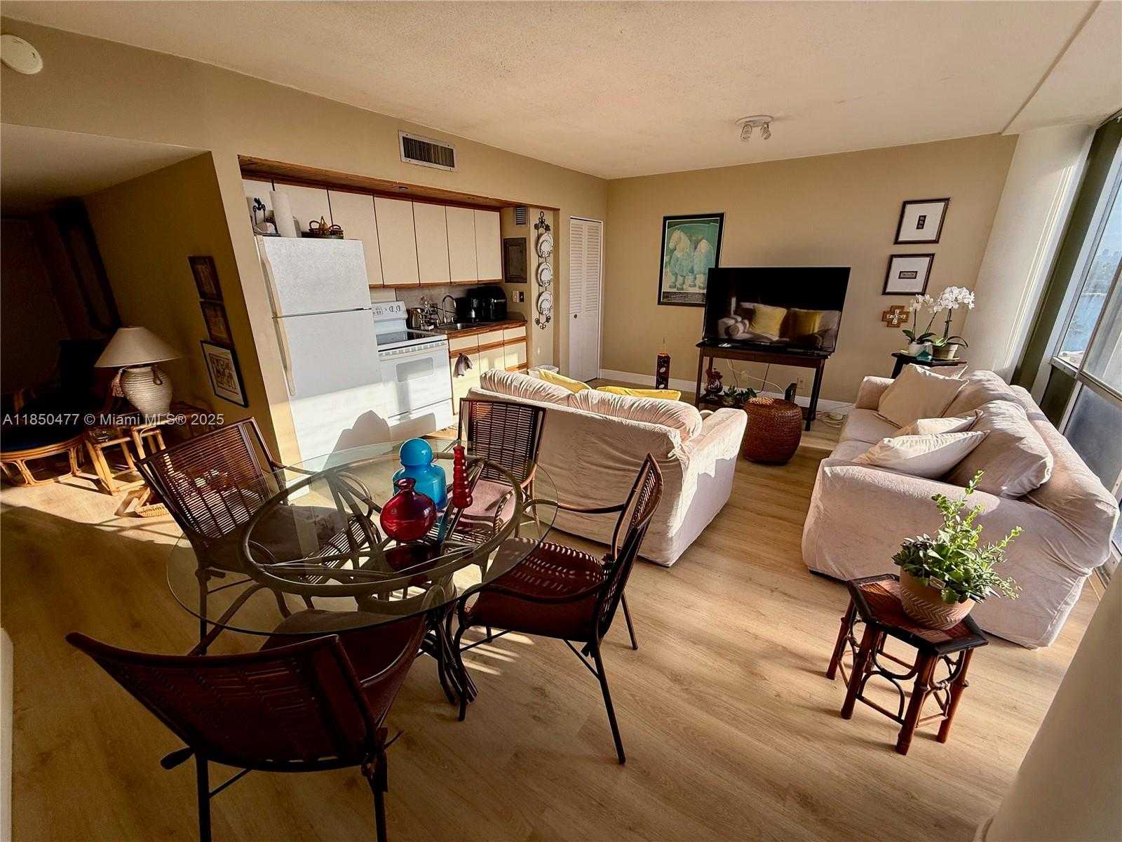 Small Image of 900 BAY DR #713, Miami Beach Number 13