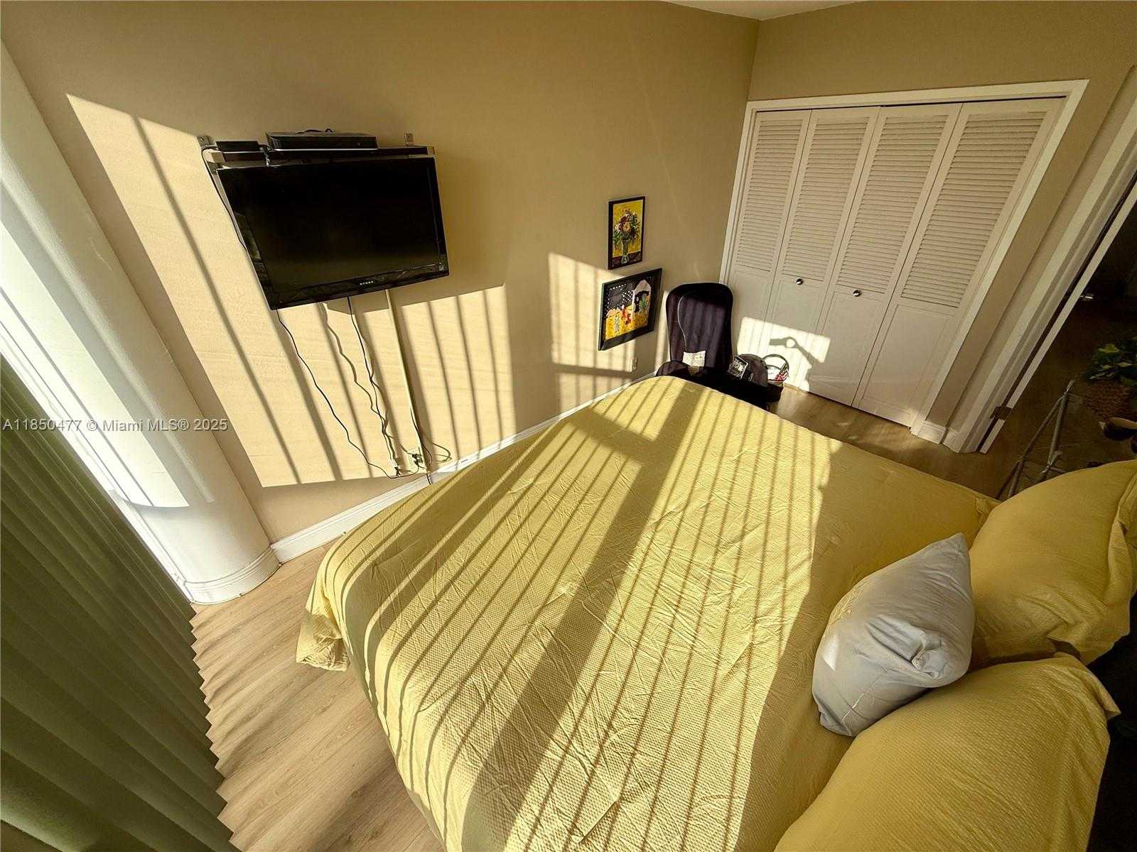 Small Image of 900 BAY DR #713, Miami Beach Number 4