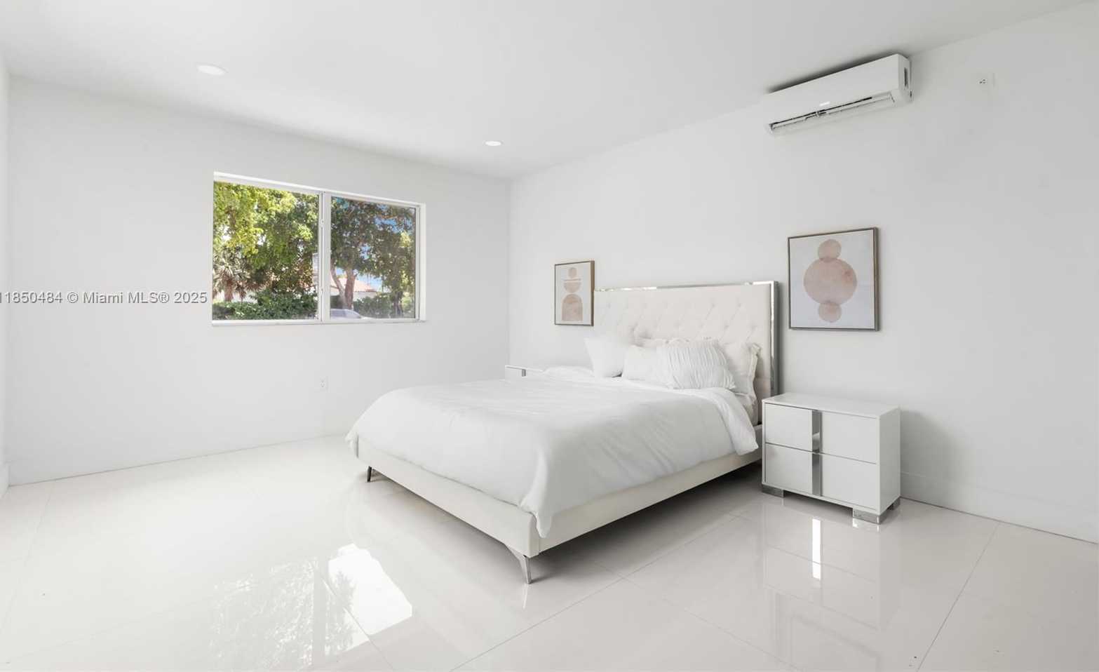 Small Image of 1581 NORMANDY DR, Miami Beach Number 17