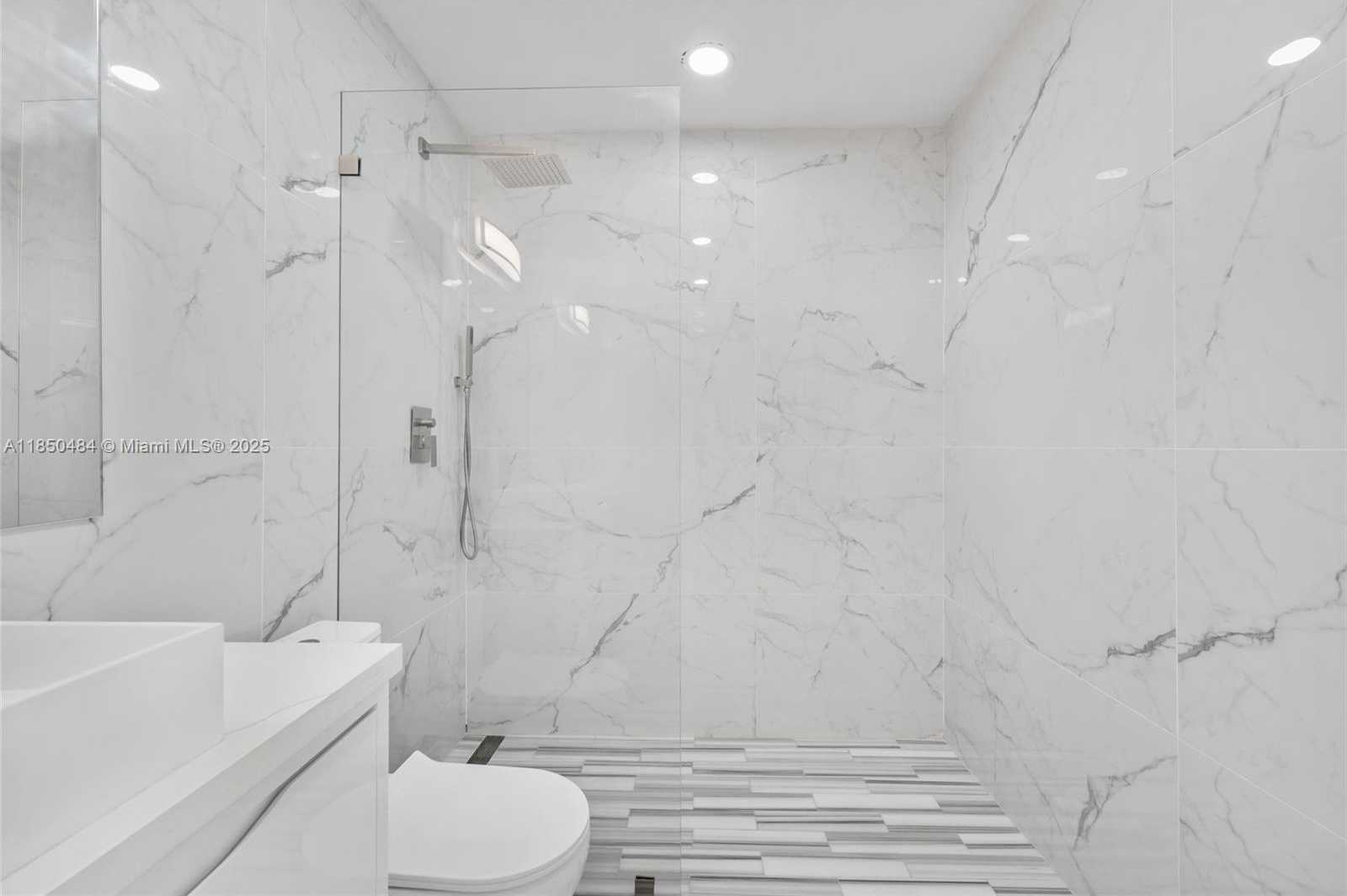 Small Image of 1581 NORMANDY DR, Miami Beach Number 18