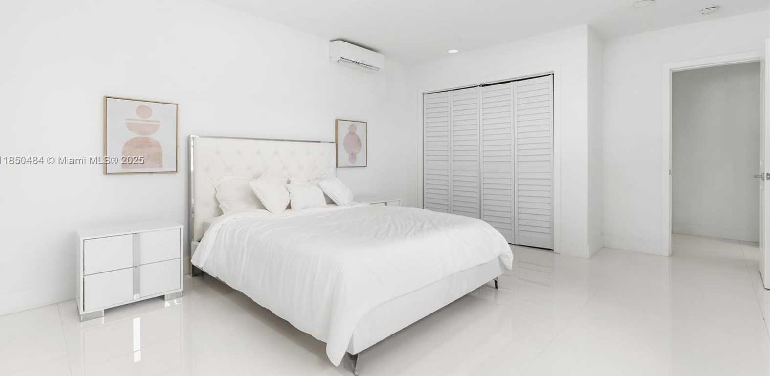 Small Image of 1581 NORMANDY DR, Miami Beach Number 20