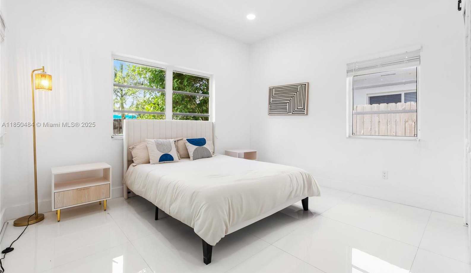 Small Image of 1581 NORMANDY DR, Miami Beach Number 21